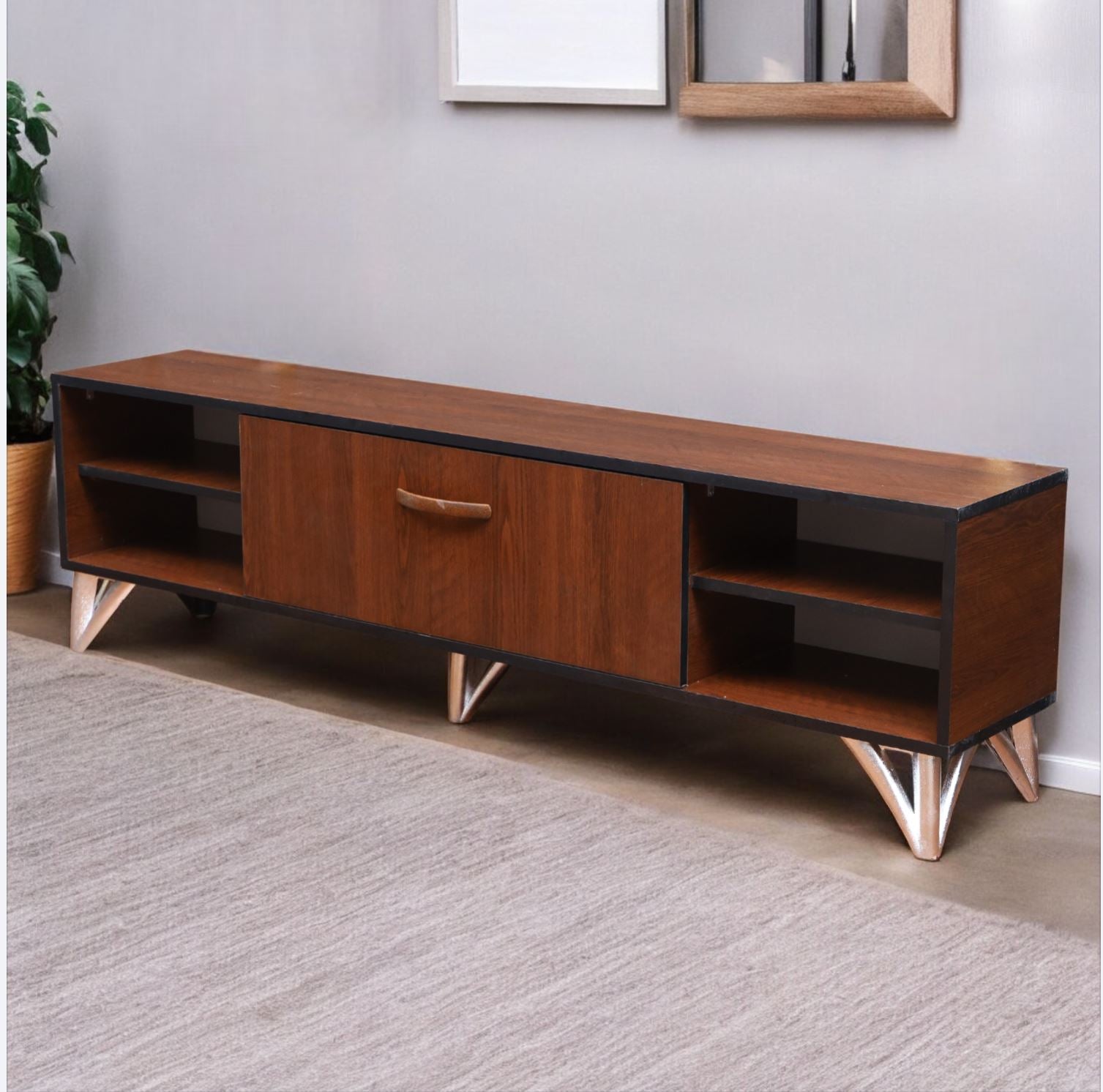 ترابيزة تليفزيون 186