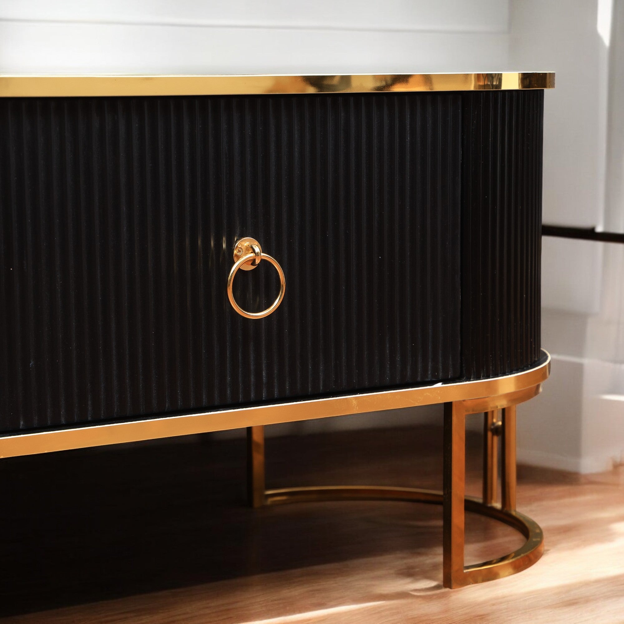 ترابيزة تليفزيون 196