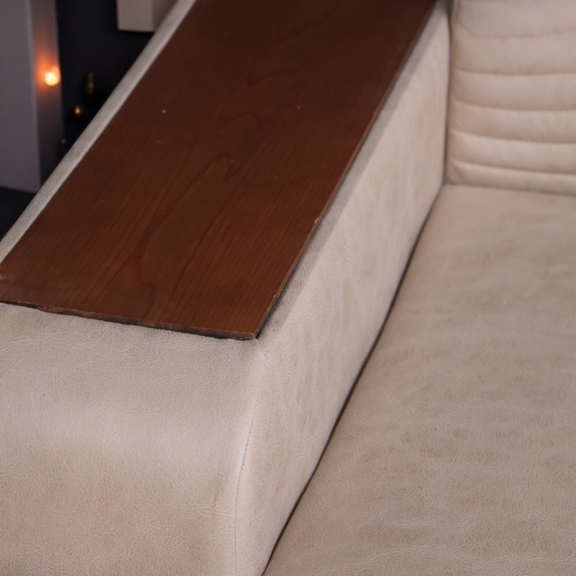 ركنة سرير وسحارة 260