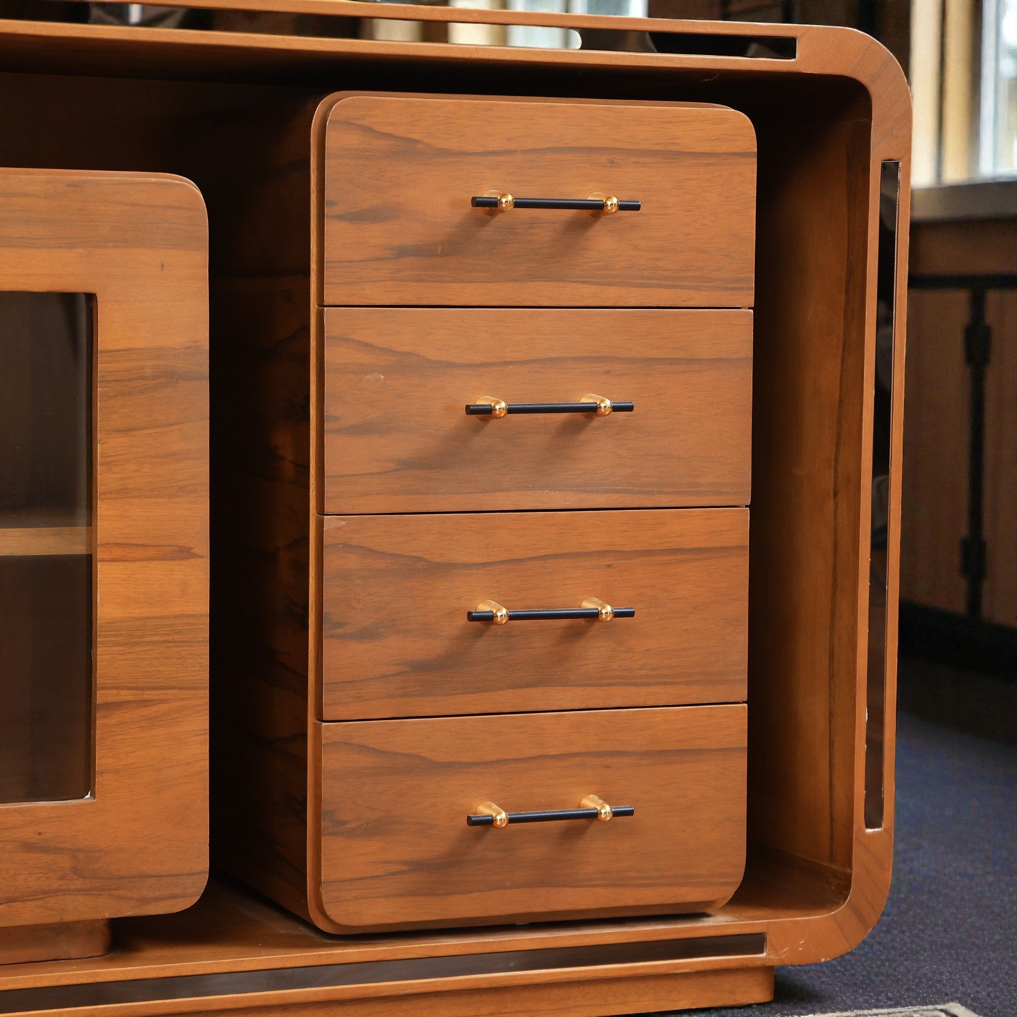 غرفة سفرة 666