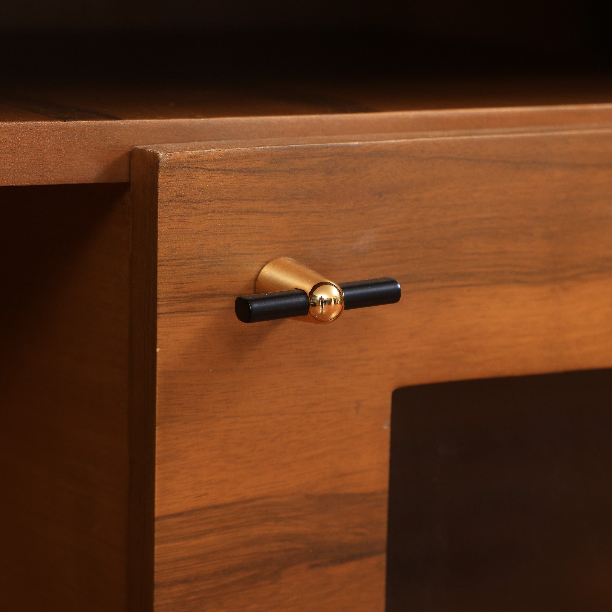 غرفة سفرة 666