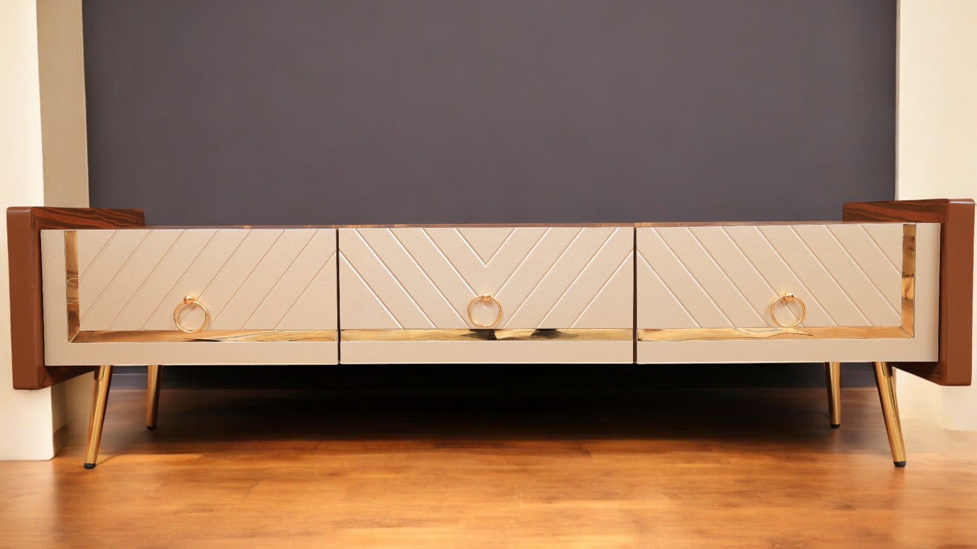 ترابيزة تليفزيون 147