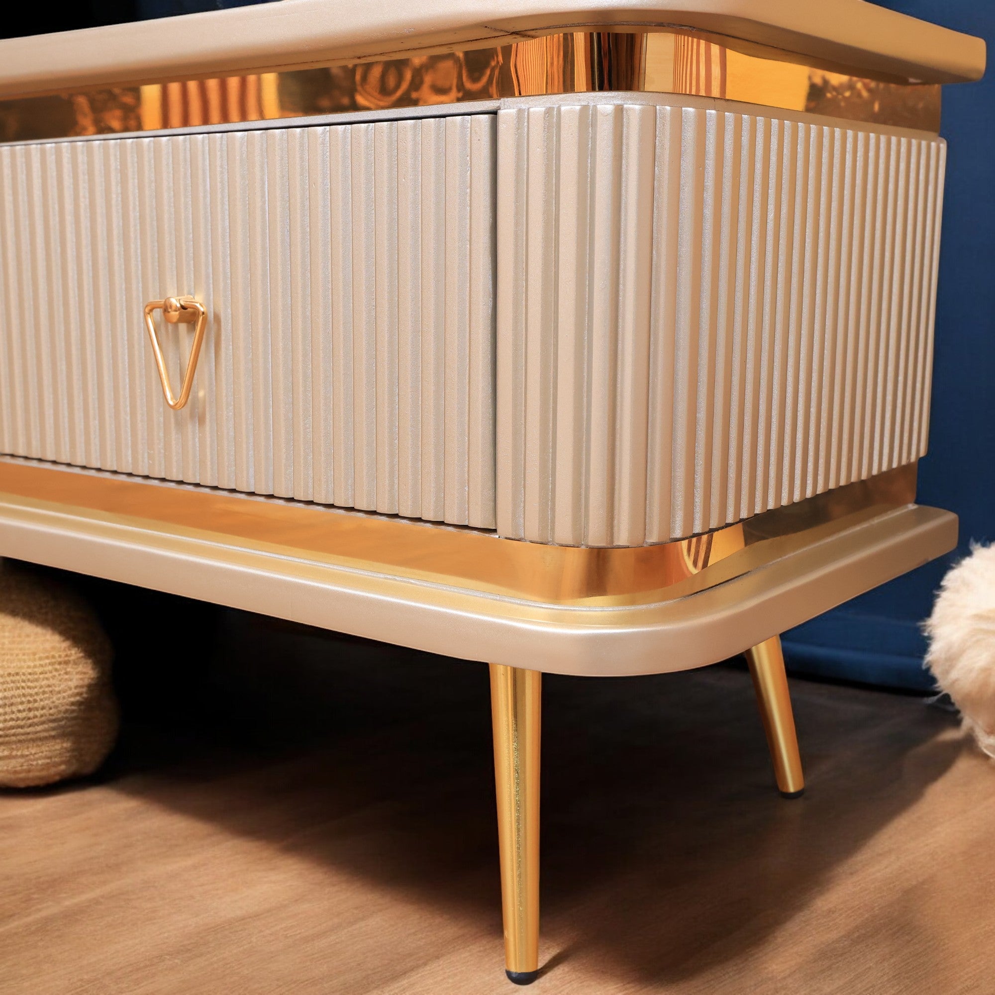 ترابيزة تليفزيون 148