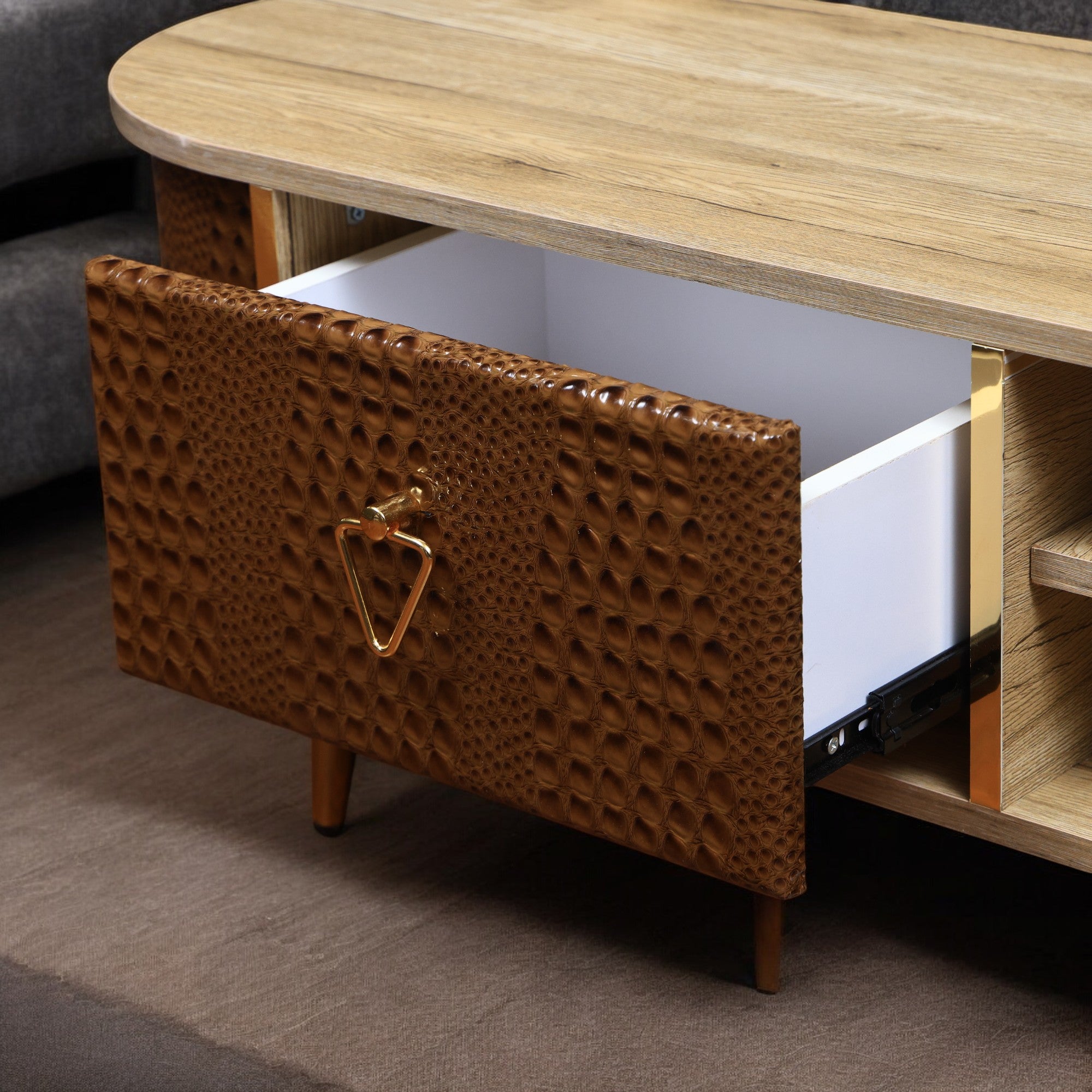 ترابيزة تليفزيون 185