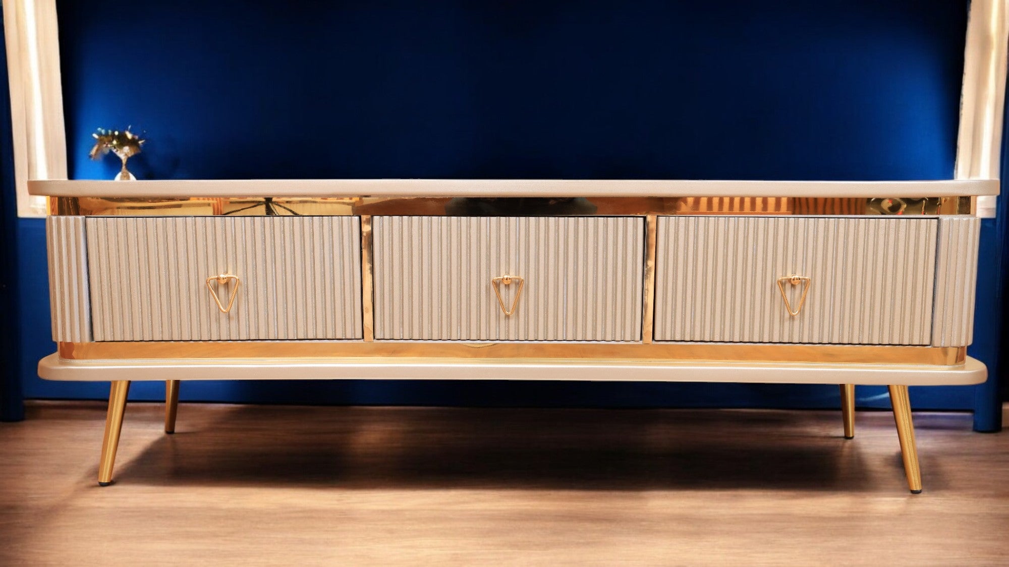 ترابيزة تليفزيون 148