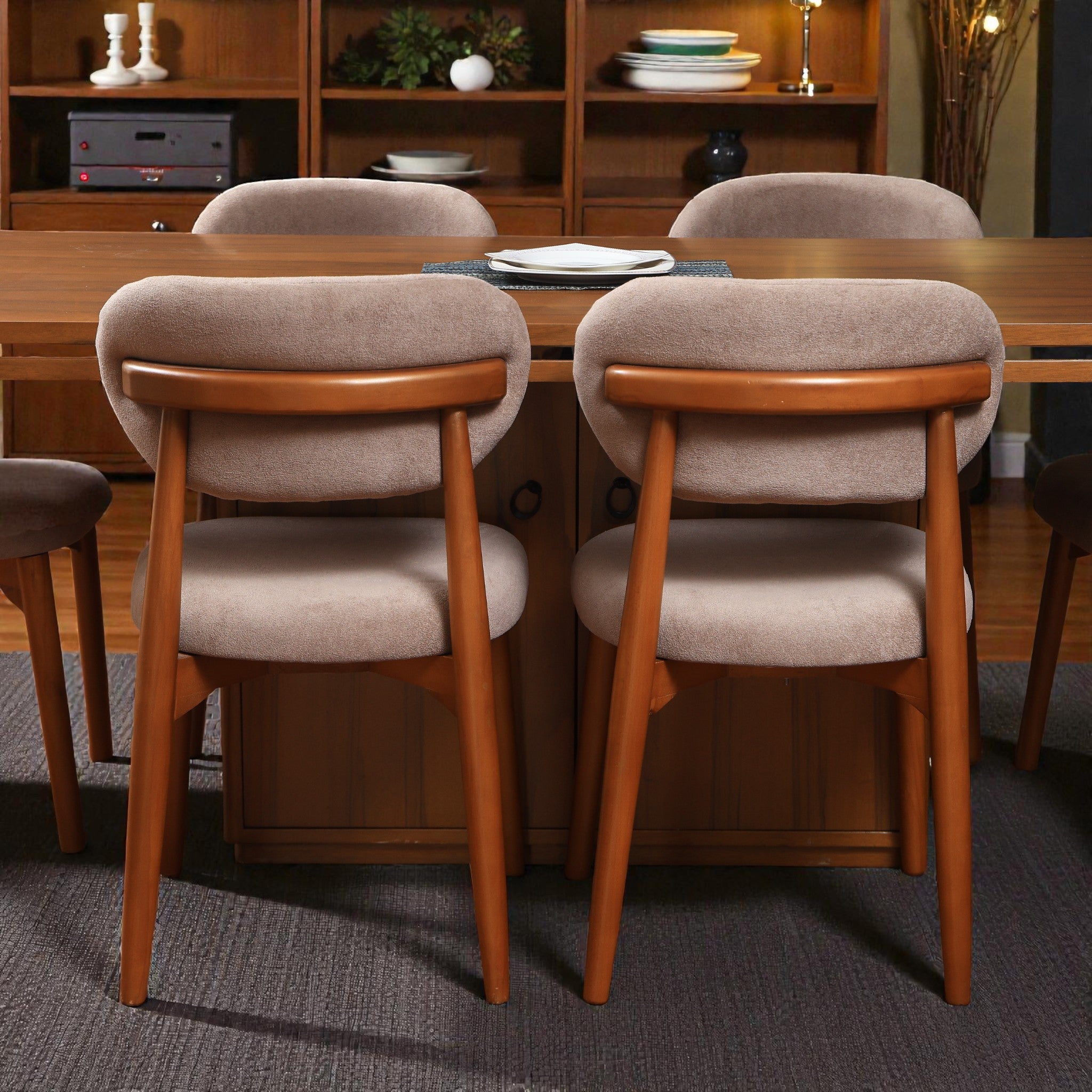 غرفة سفرة 666