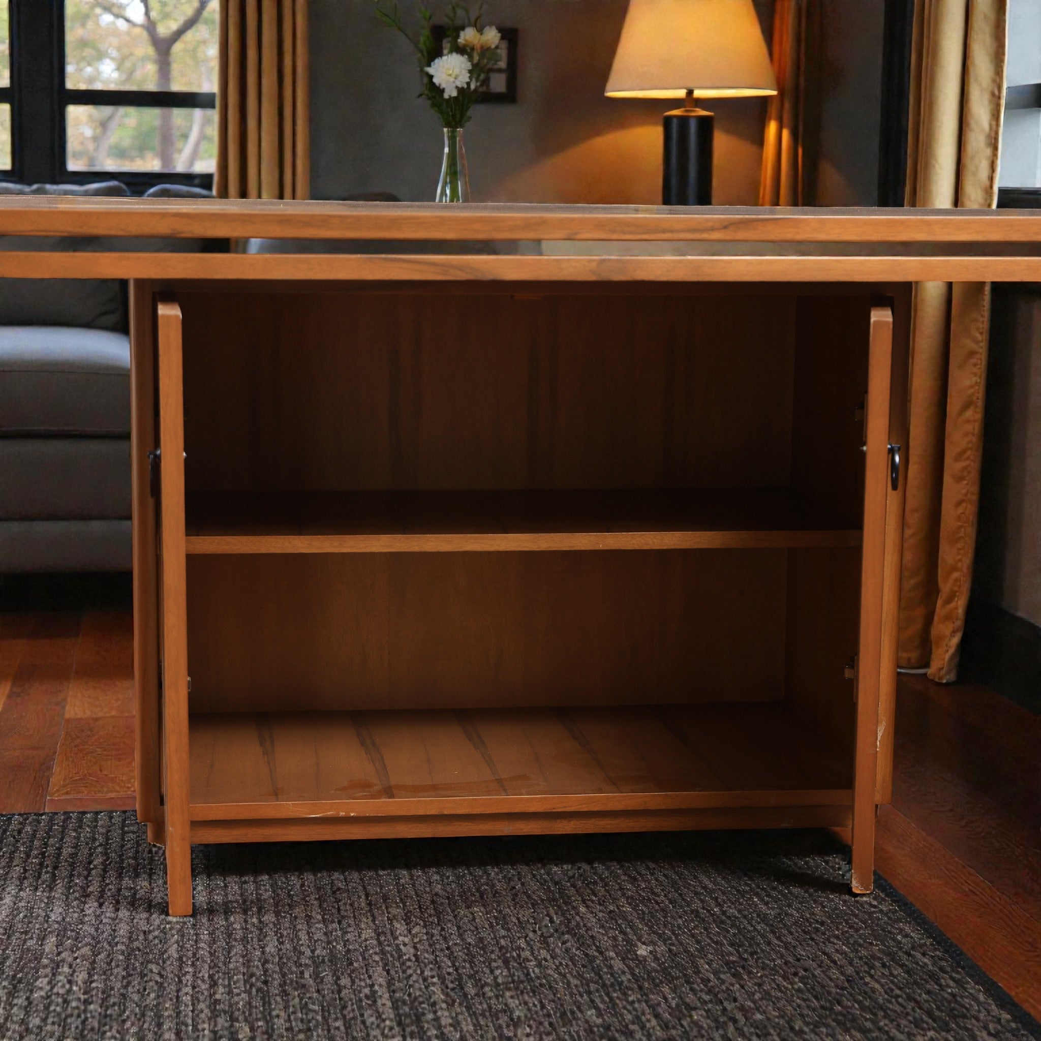 غرفة سفرة 666