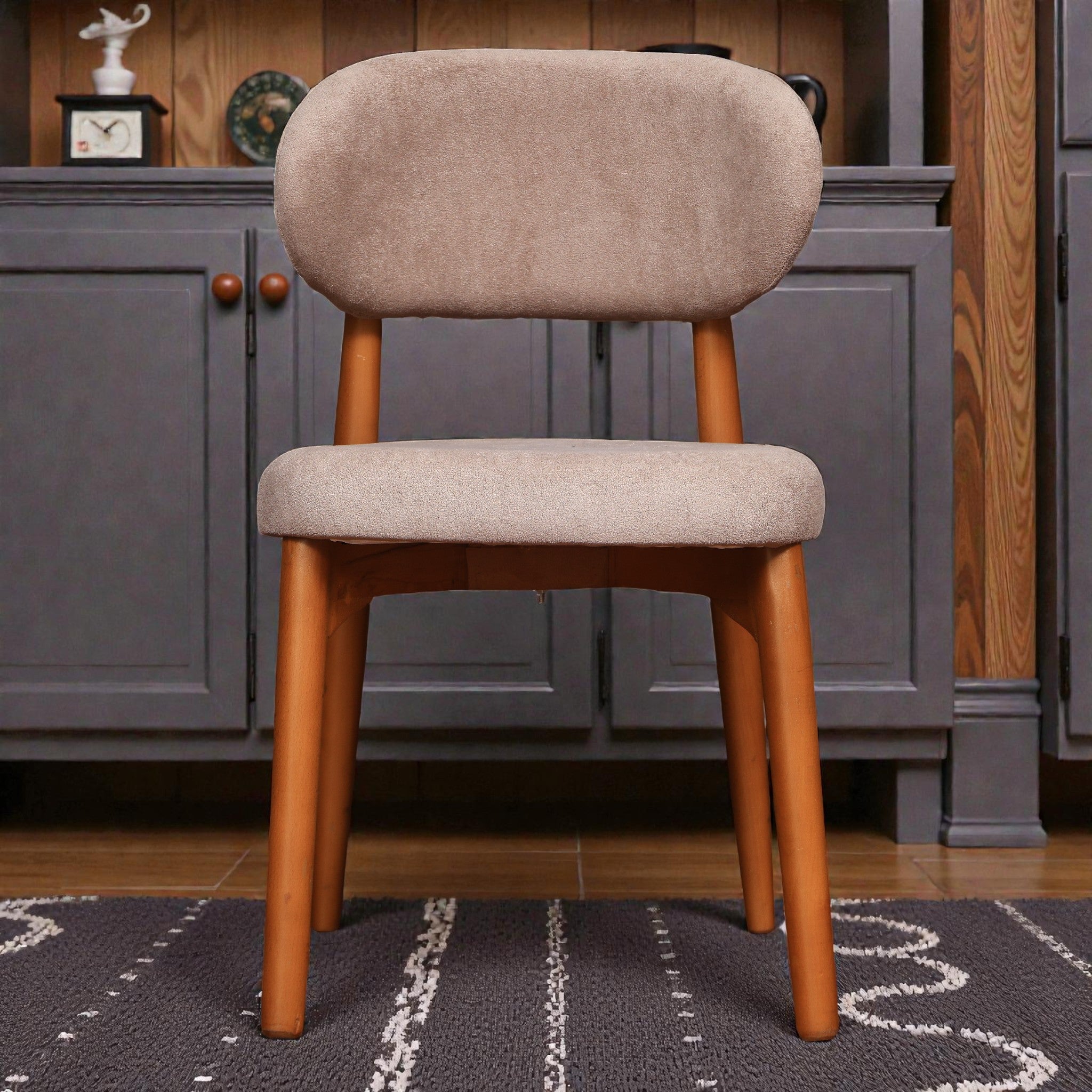 غرفة سفرة 666