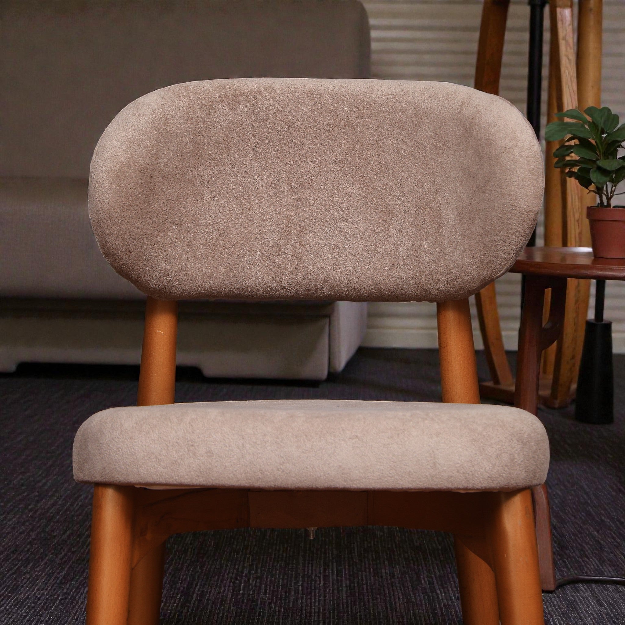 غرفة سفرة 666