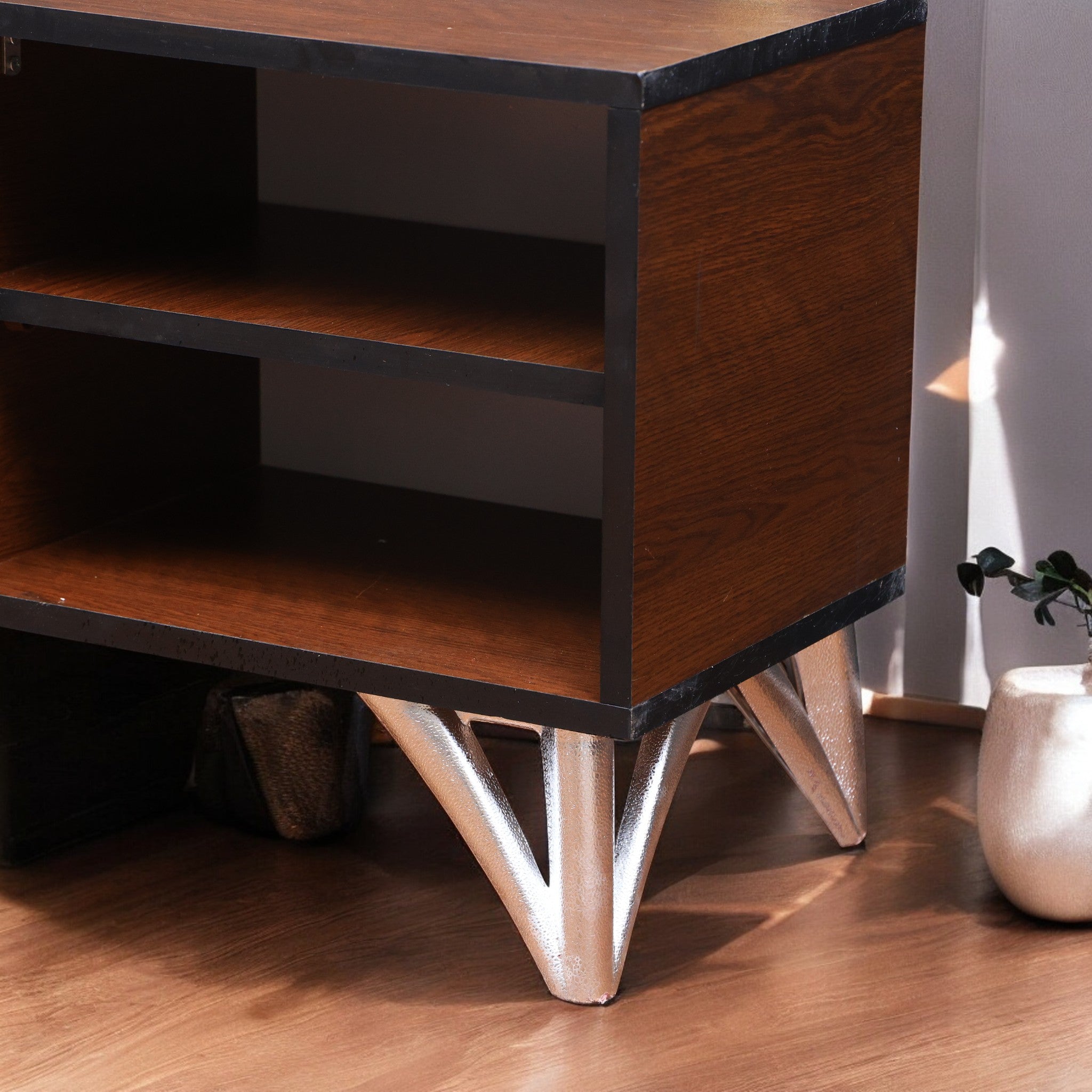 ترابيزة تليفزيون 186