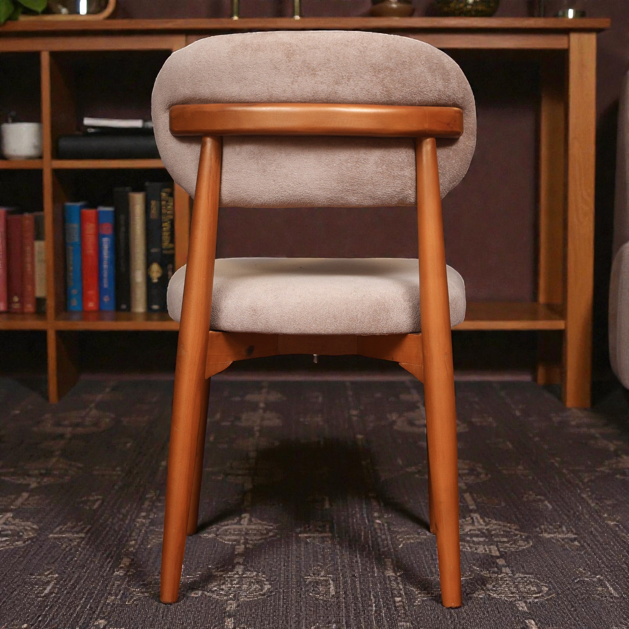 غرفة سفرة 666