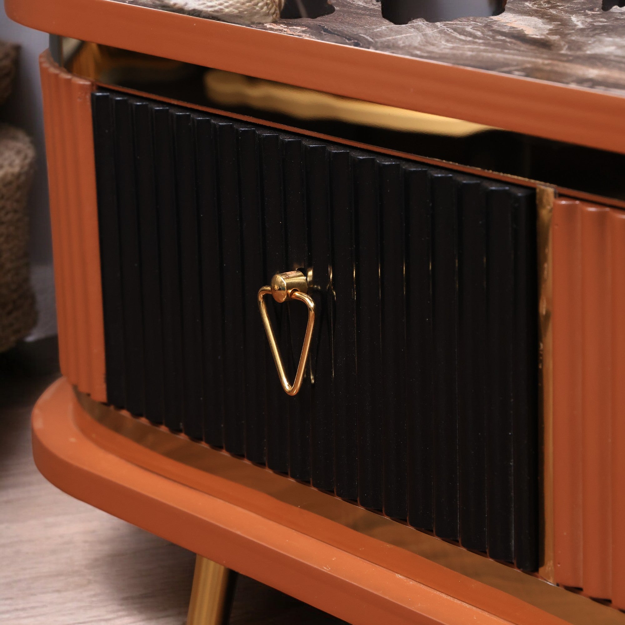 ترابيزة تليفزيون 179