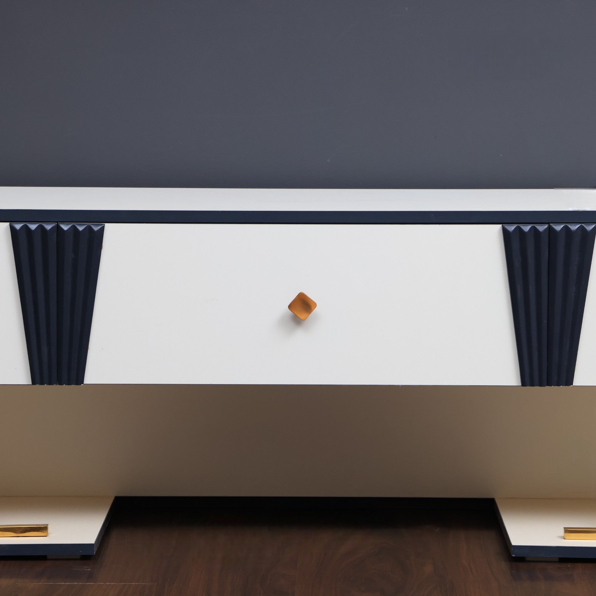 ترابيزة تليفزيون 163