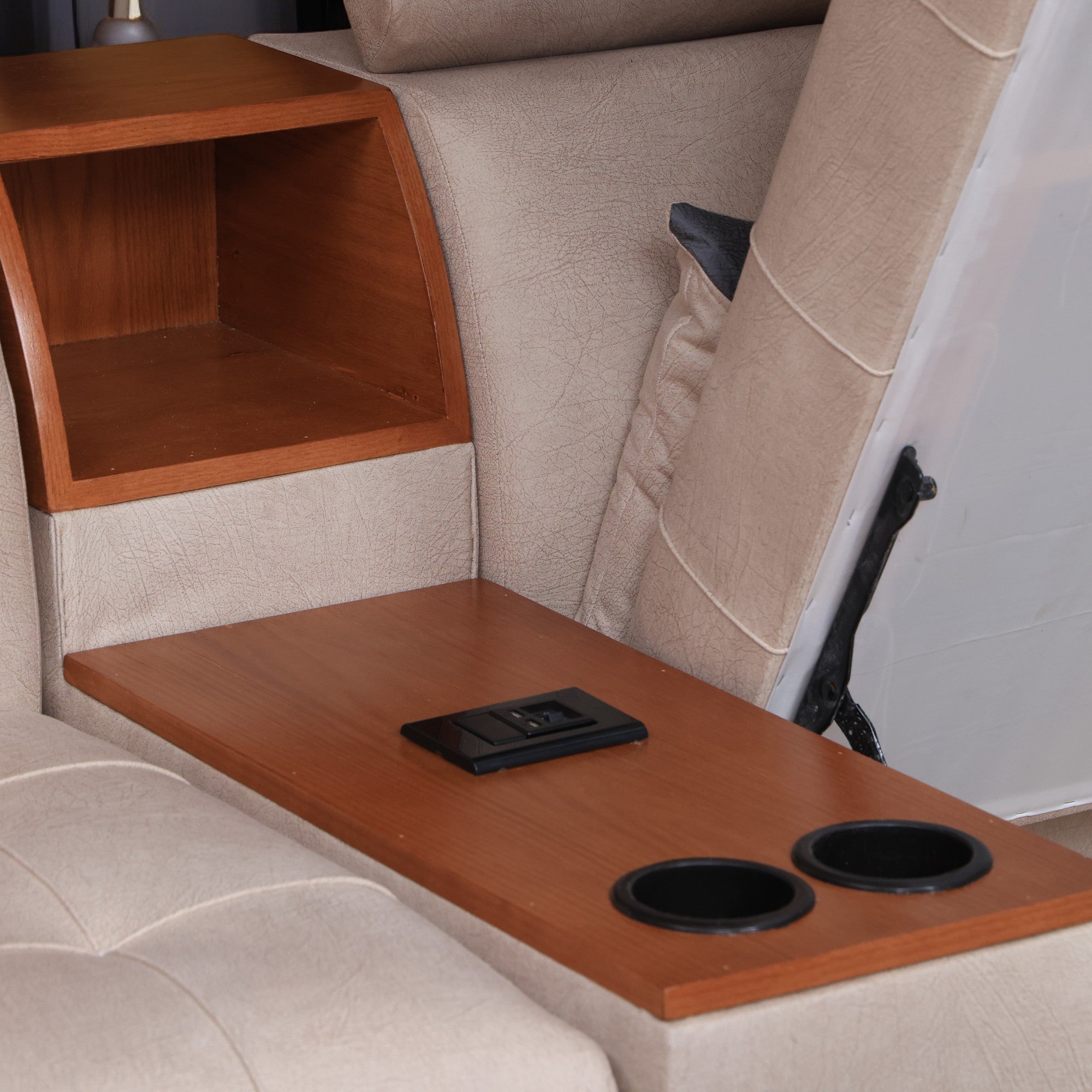 ركنة سرير وسحارة 221