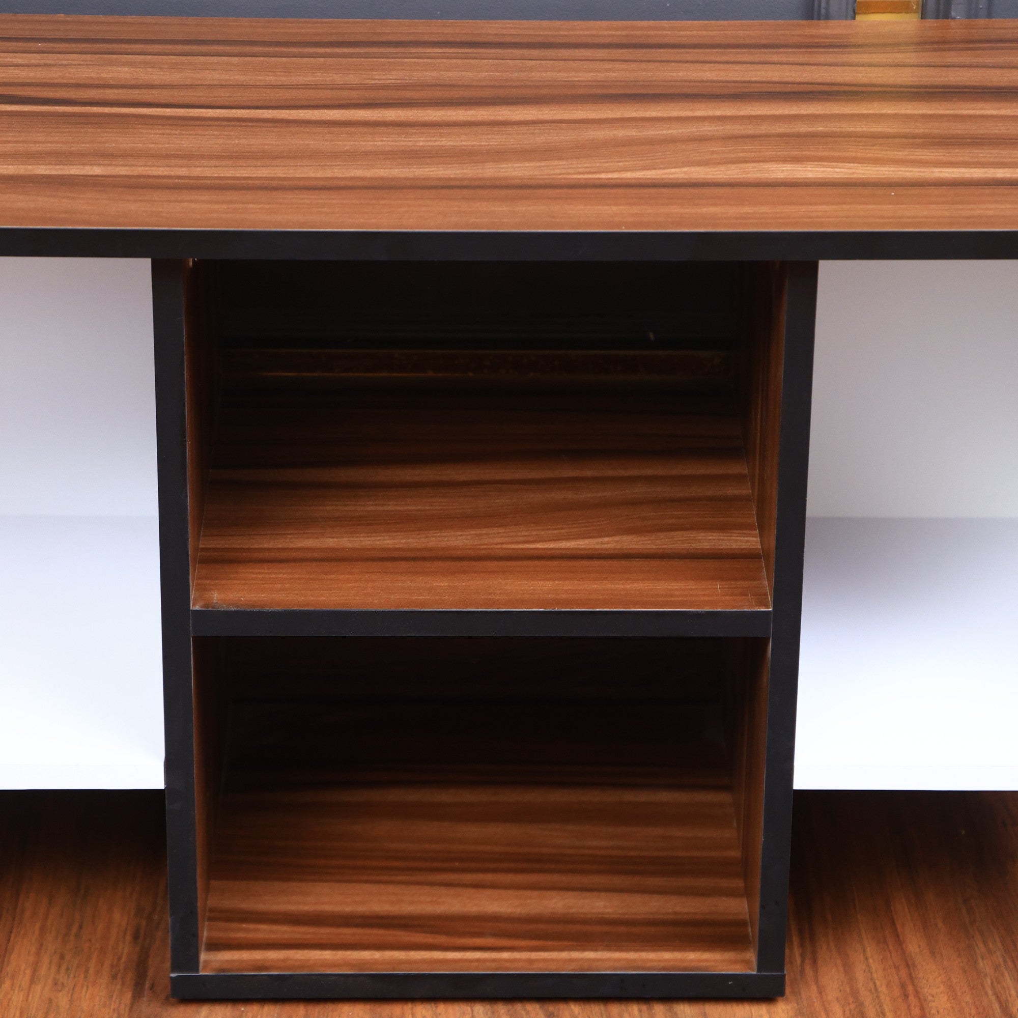 ترابيزة تليفزيون 187