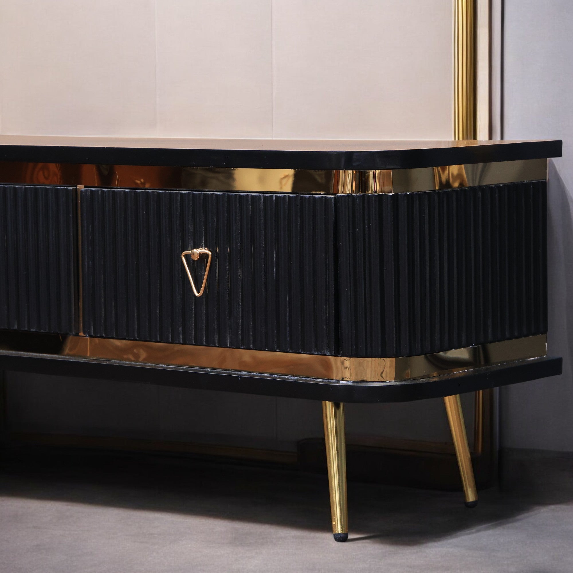 ترابيزة تليفزيون 167