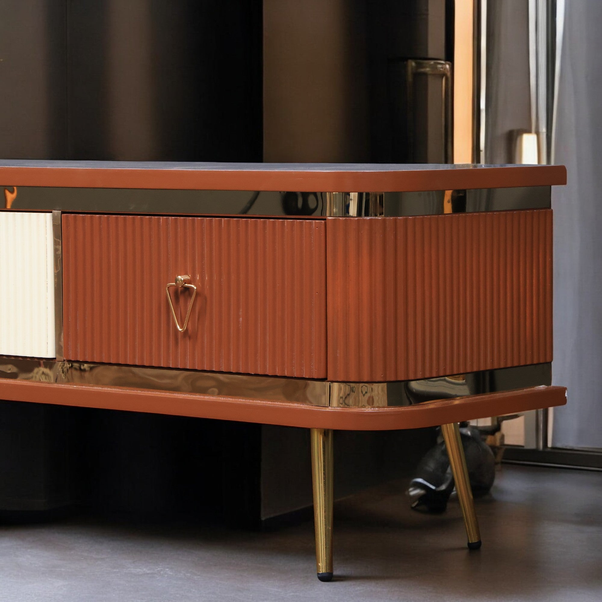 ترابيزة تليفزيون 165