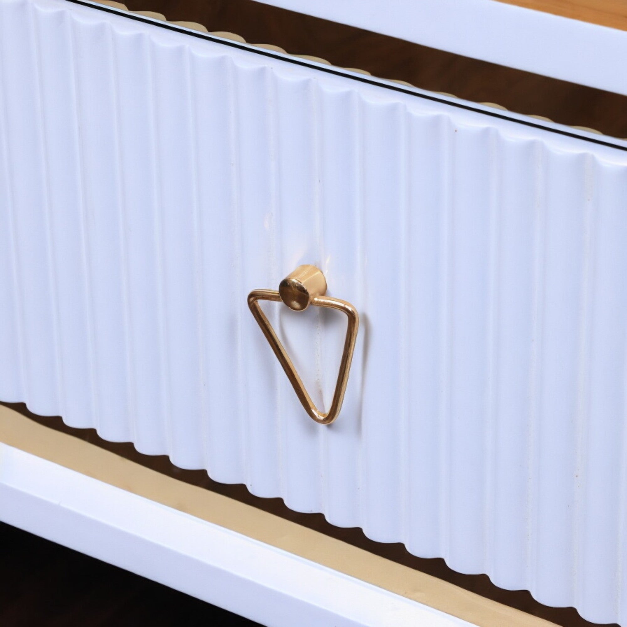 ترابيزة تليفزيون 166