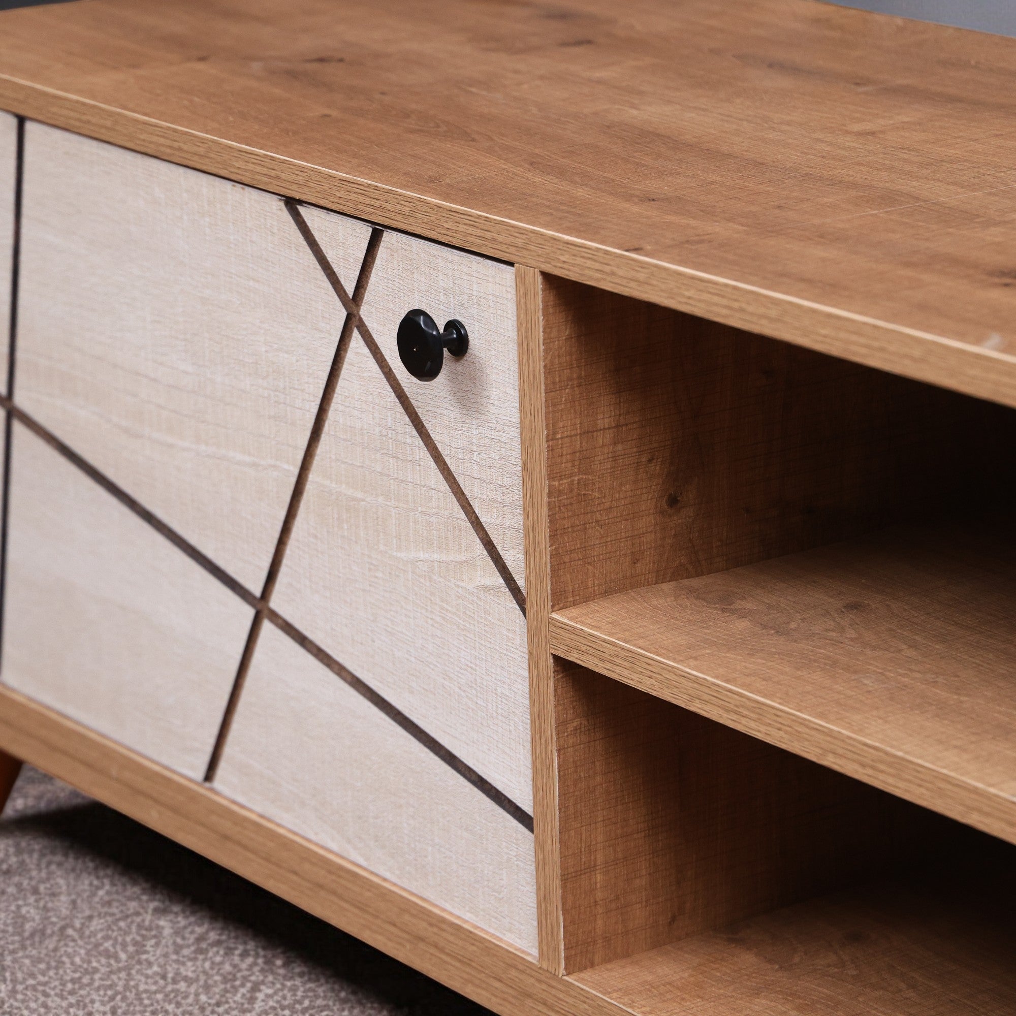 ترابيزة تليفزيون 192