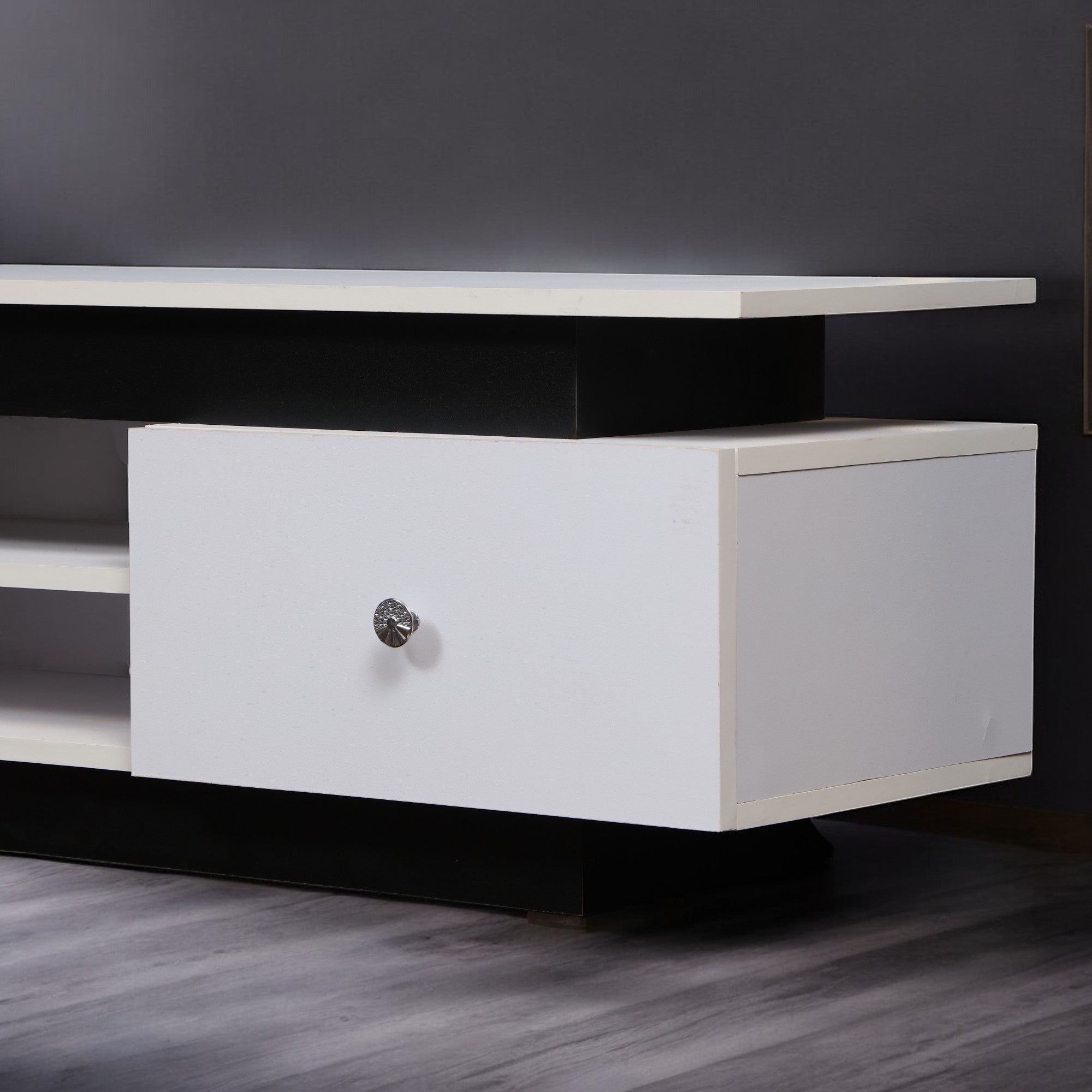 ترابيزة تليفزيون 161