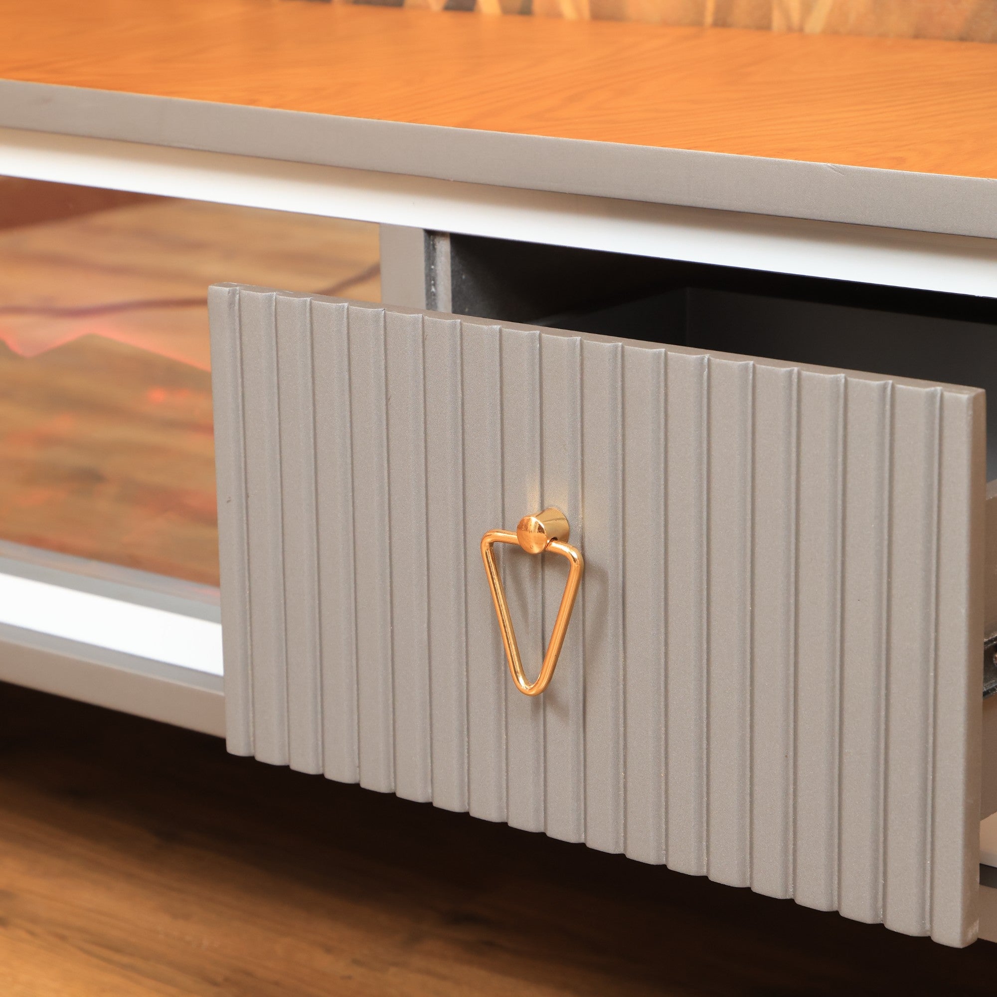 ترابيزة تليفزيون 152