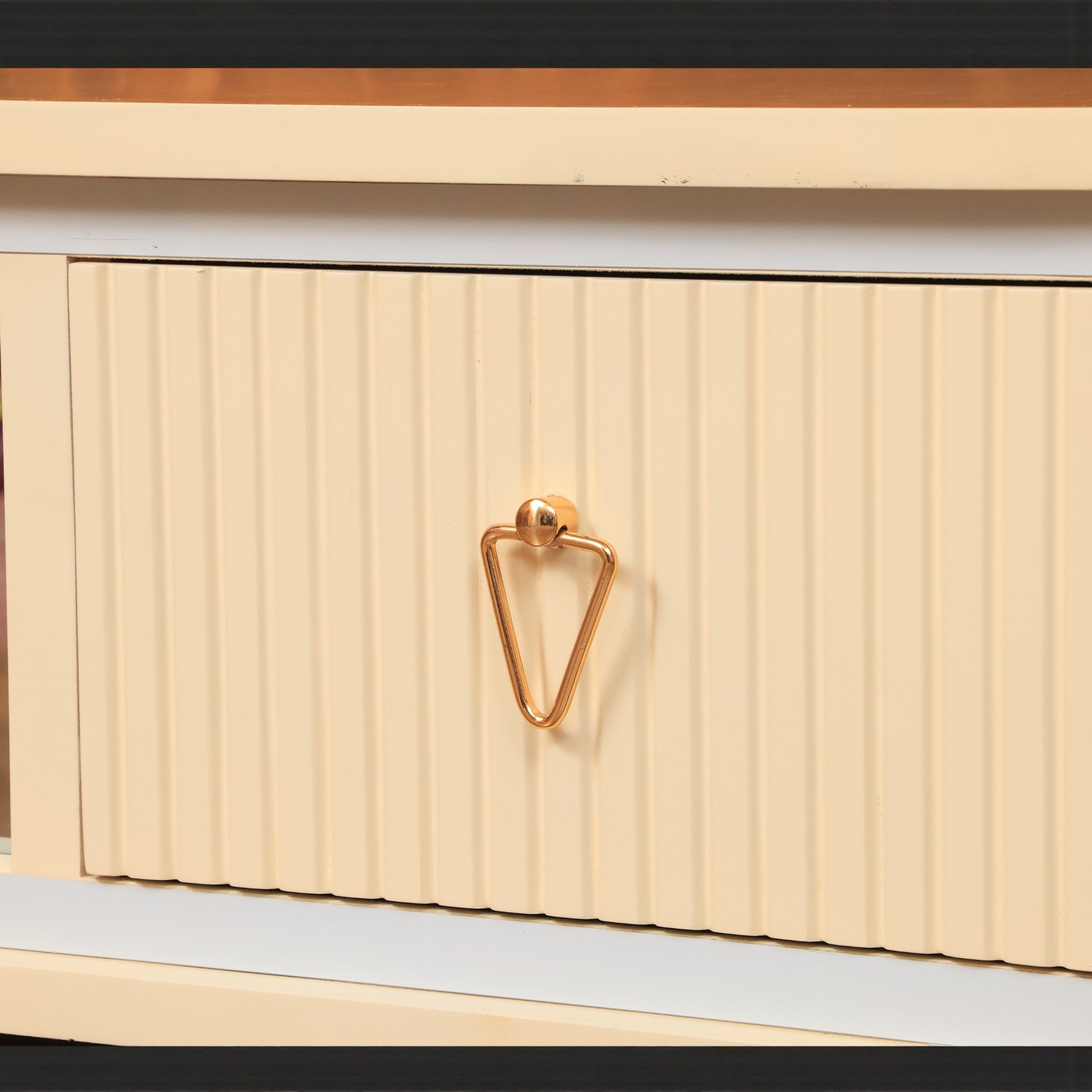 ترابيزة تليفزيون 153