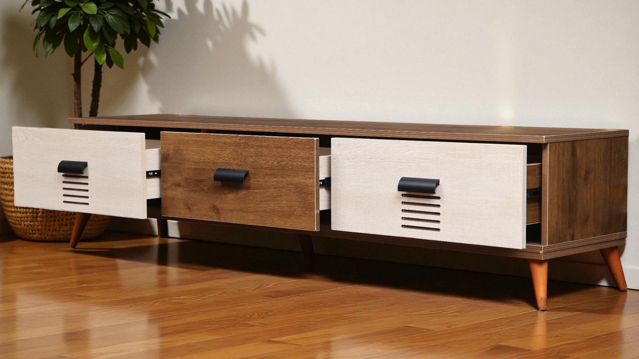 ترابيزة تليفزيون 183