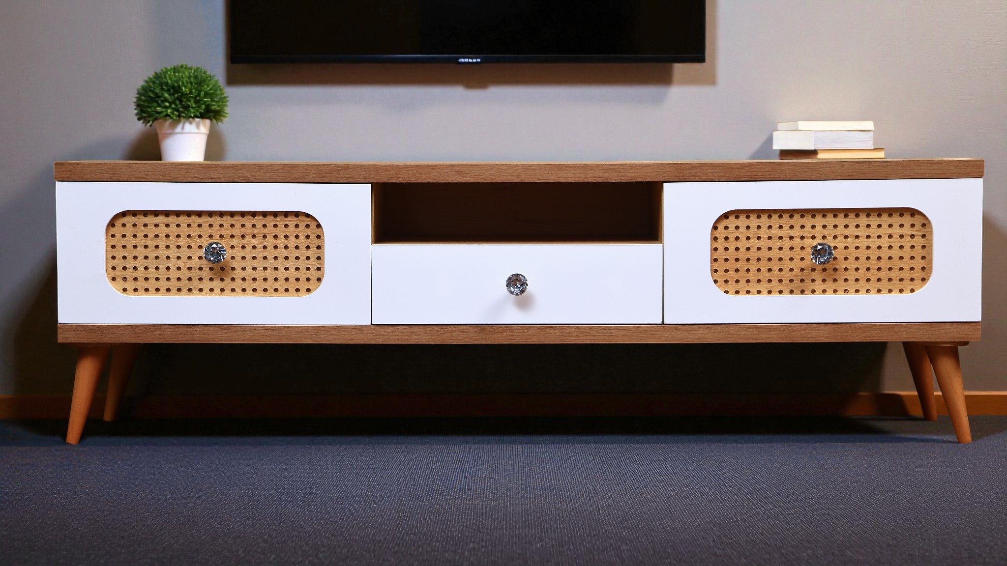 ترابيزة تليفزيون 201