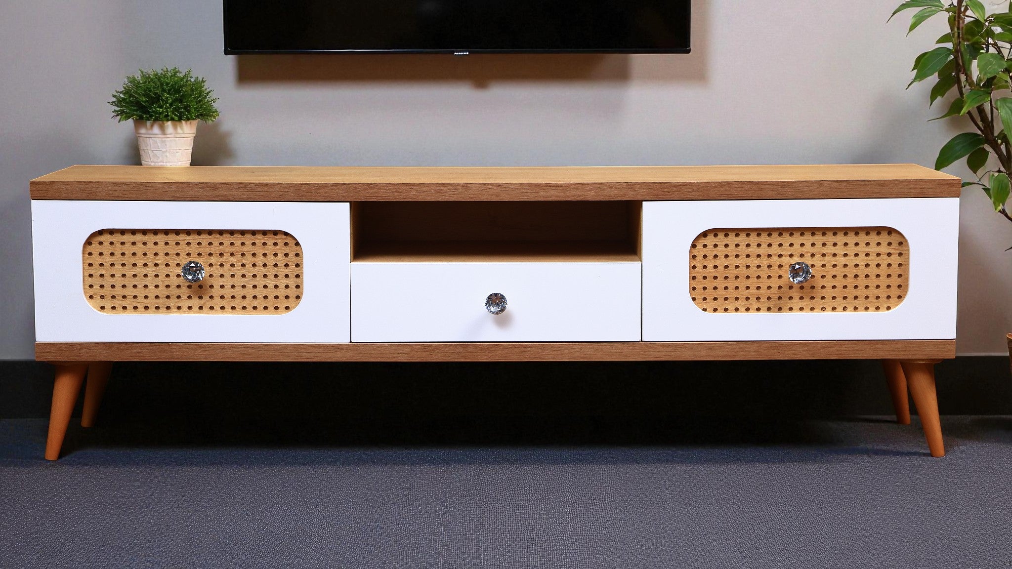 ترابيزة تليفزيون 201