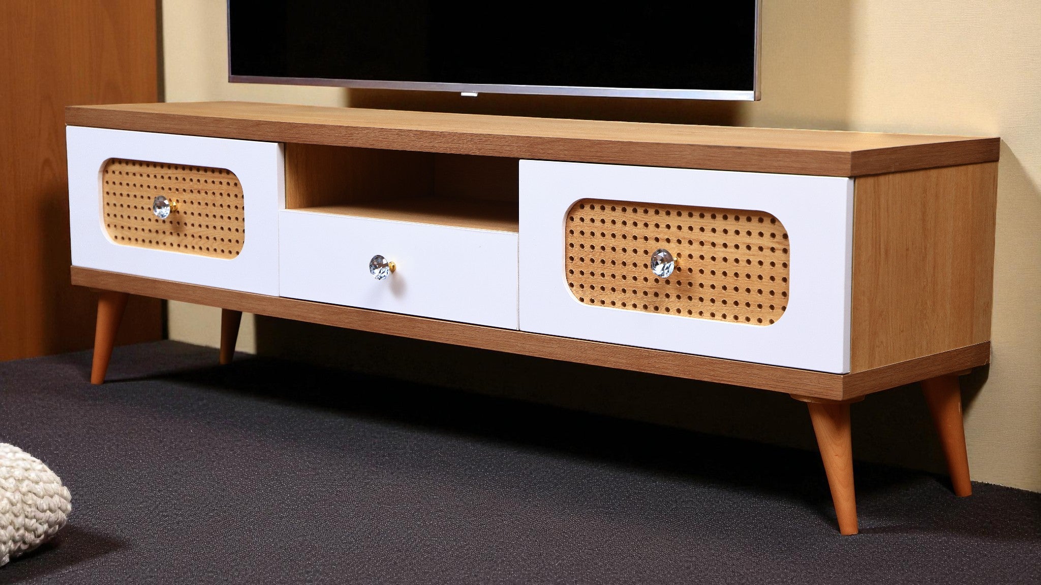 ترابيزة تليفزيون 201