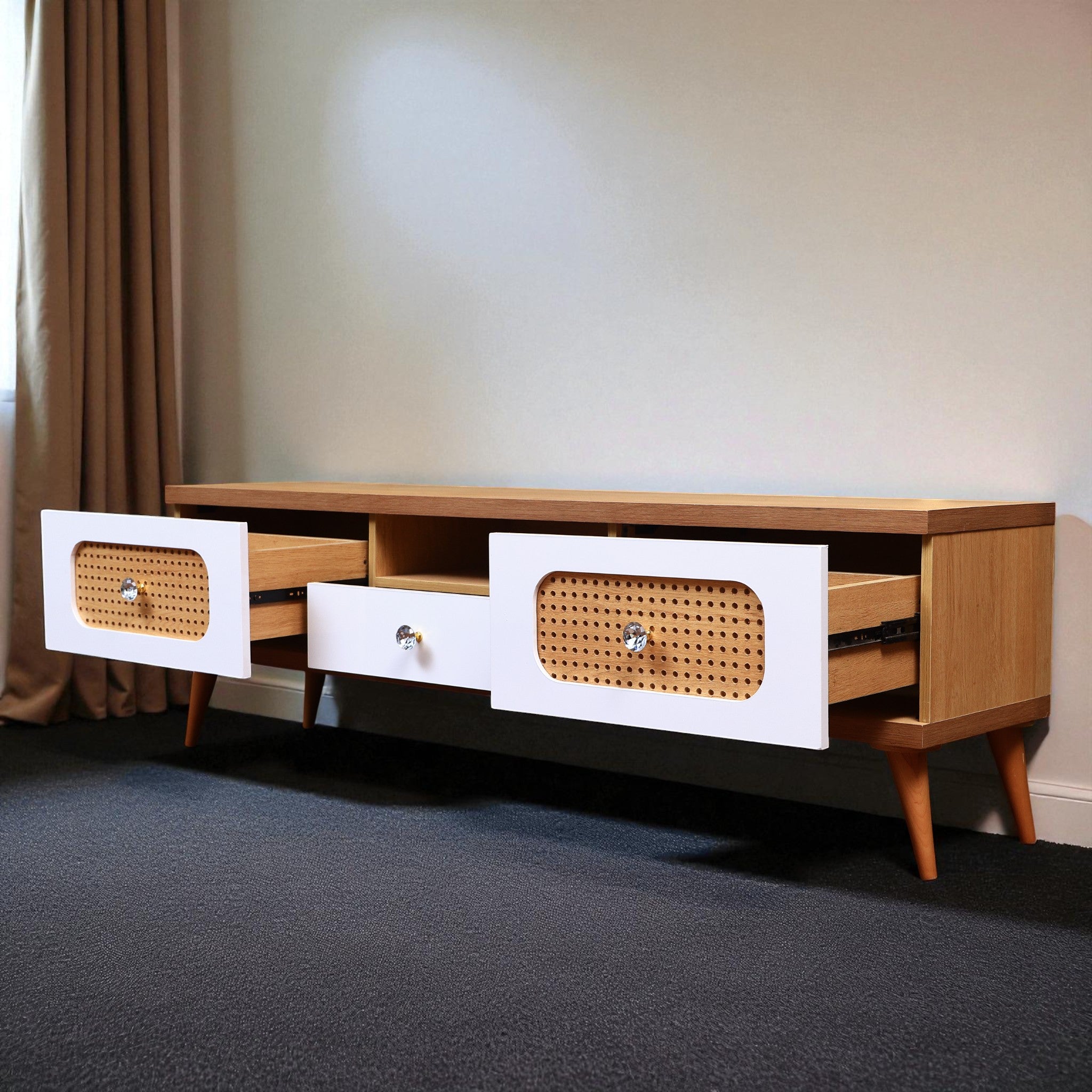 ترابيزة تليفزيون 201