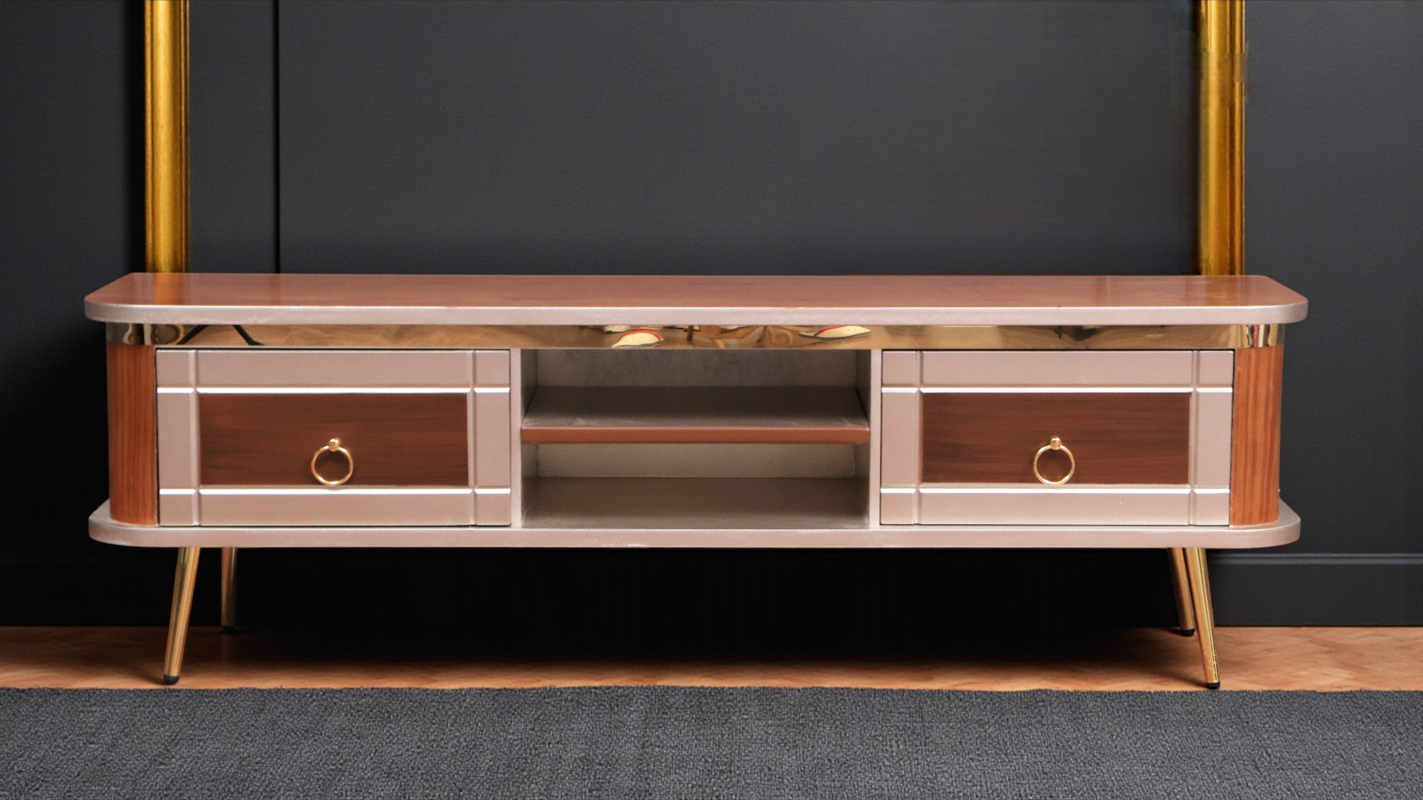 ترابيزة تليفزيون 168