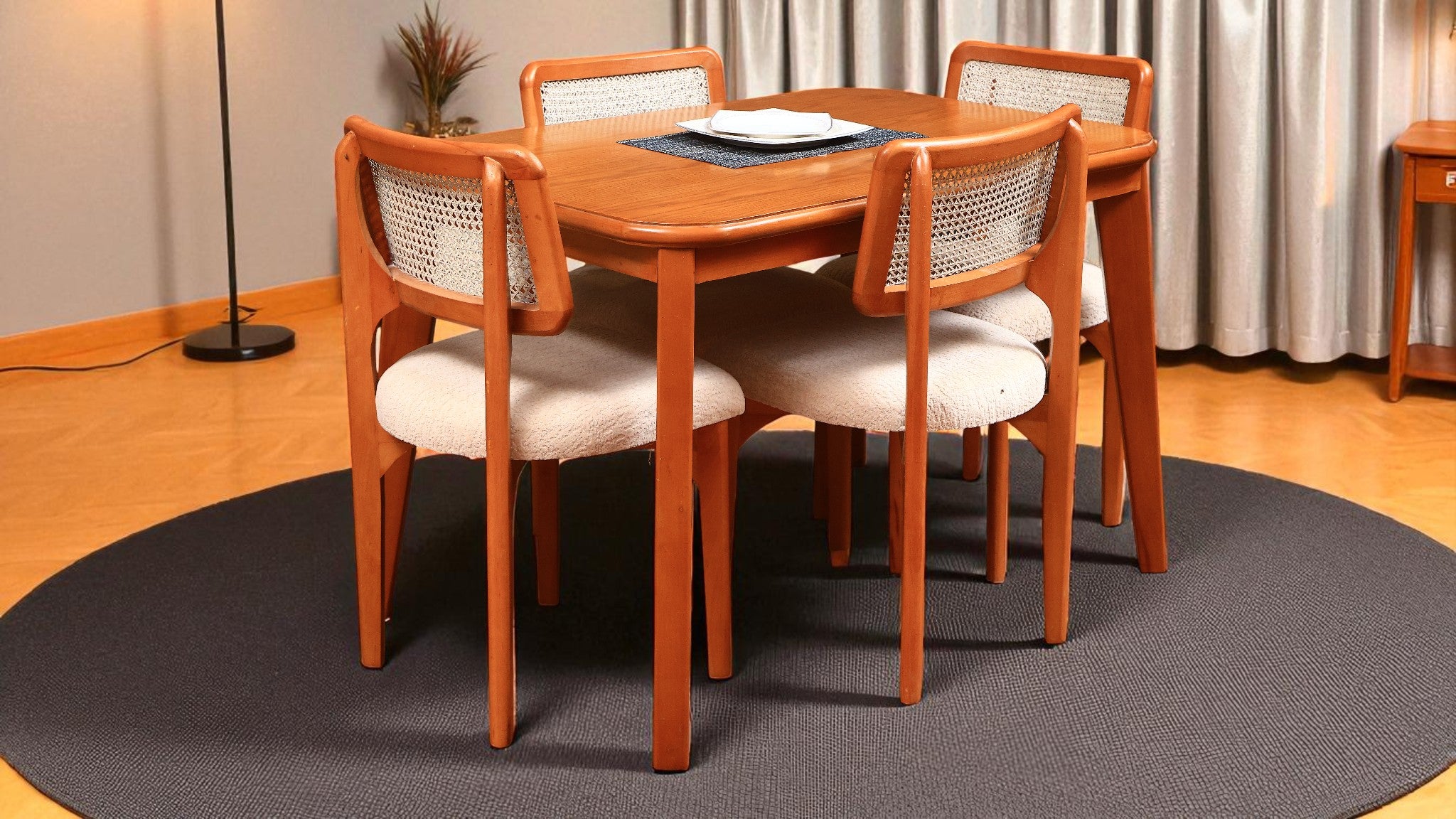 ترابيزة سفرة 558