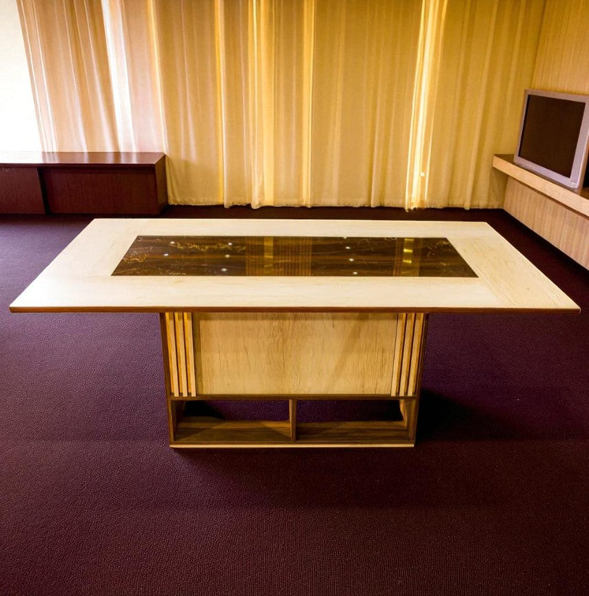 غرفة سفرة 302