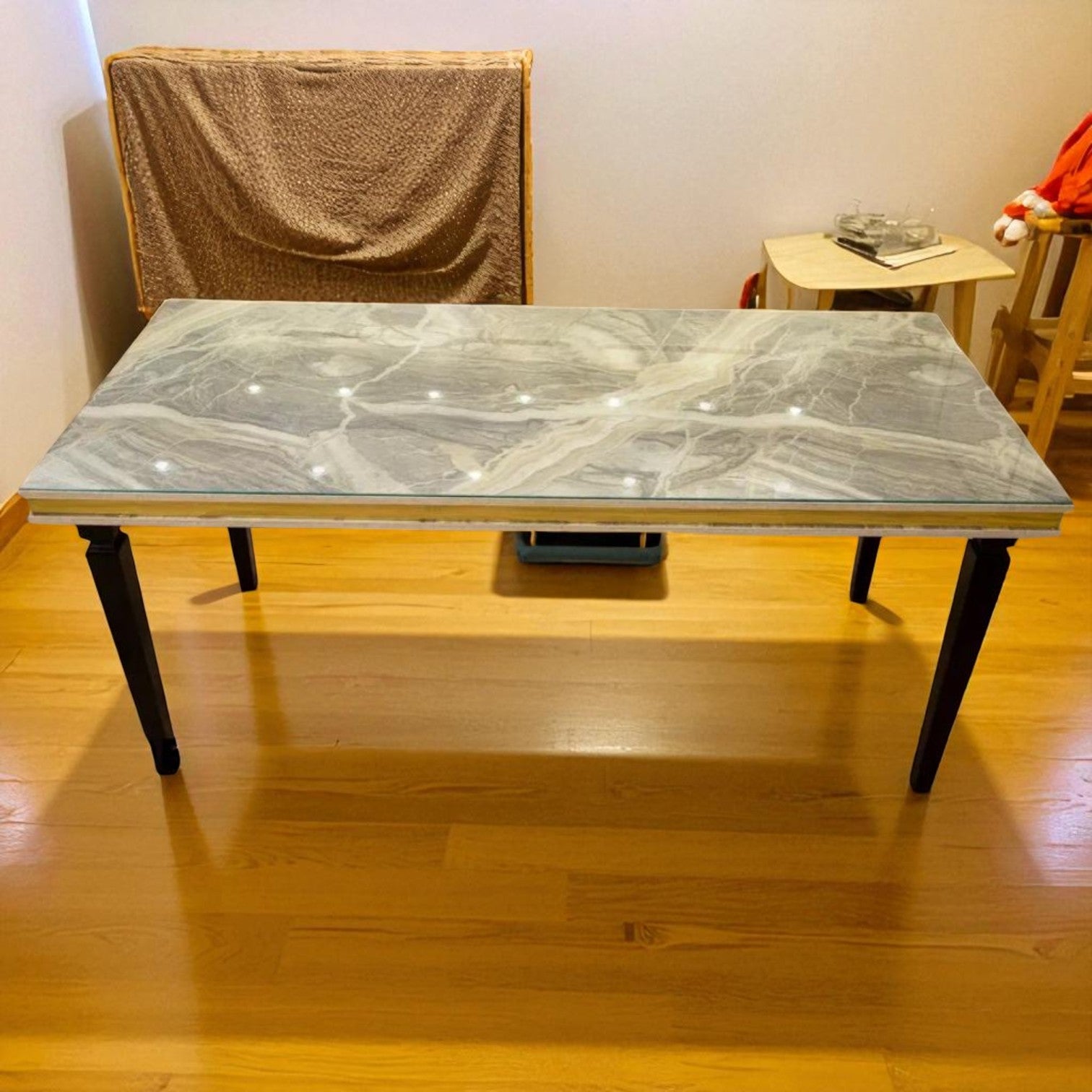 غرفة سفرة 131