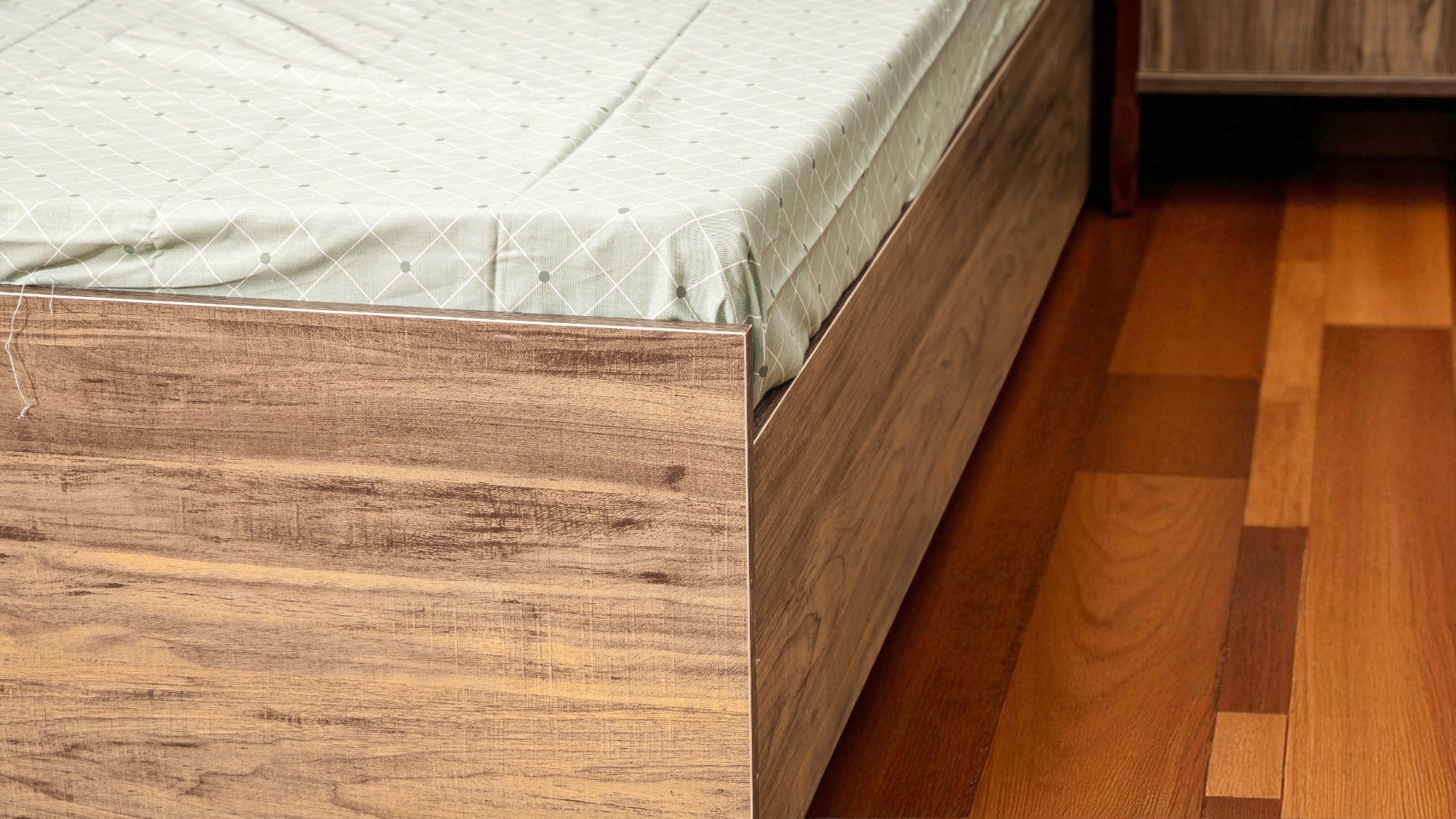 سرير اطفال 182