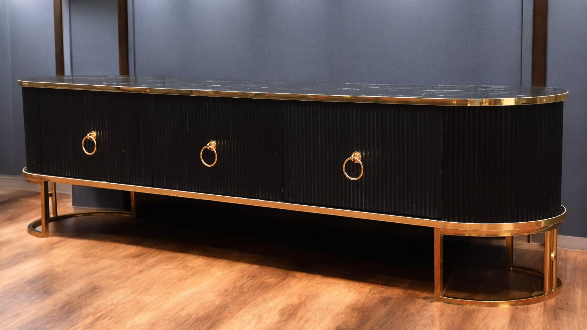 ترابيزة تليفزيون 196