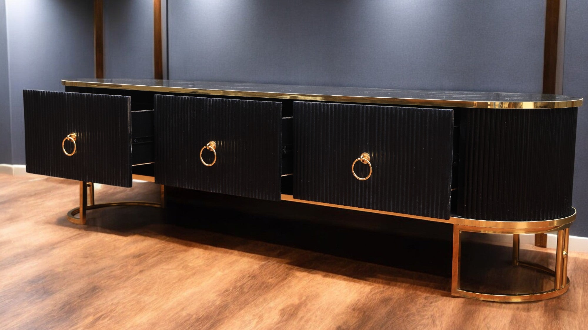 ترابيزة تليفزيون 196