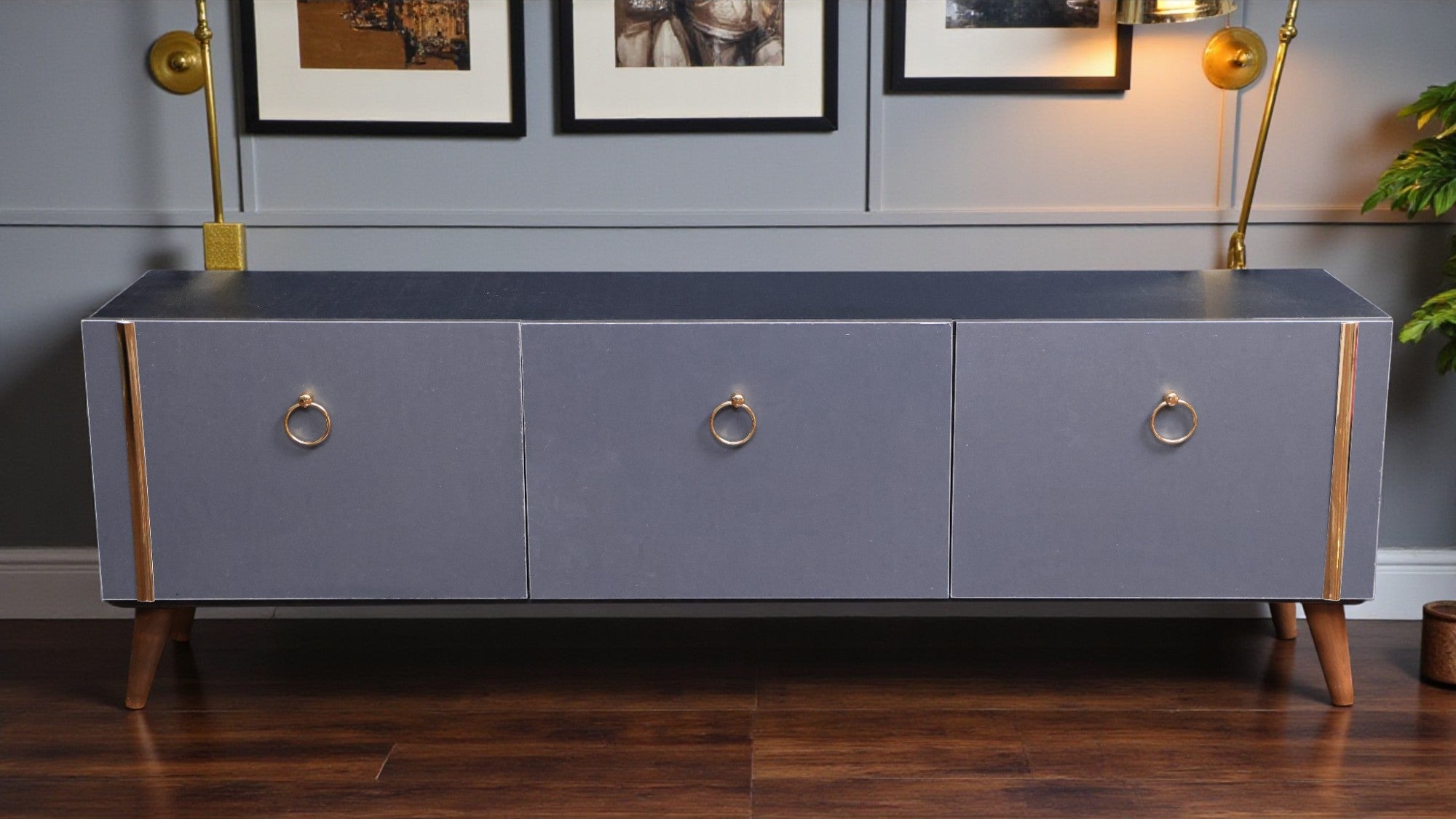 ترابيزة تليفزيون 180