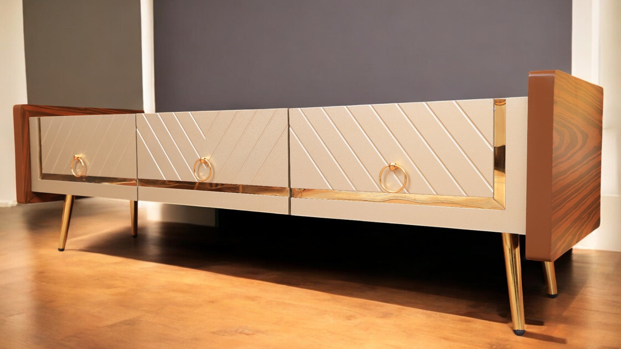 ترابيزة تليفزيون 147