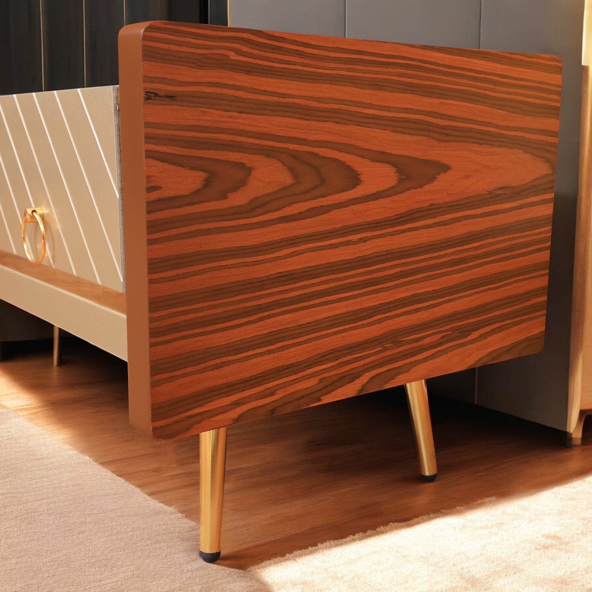 ترابيزة تليفزيون 147