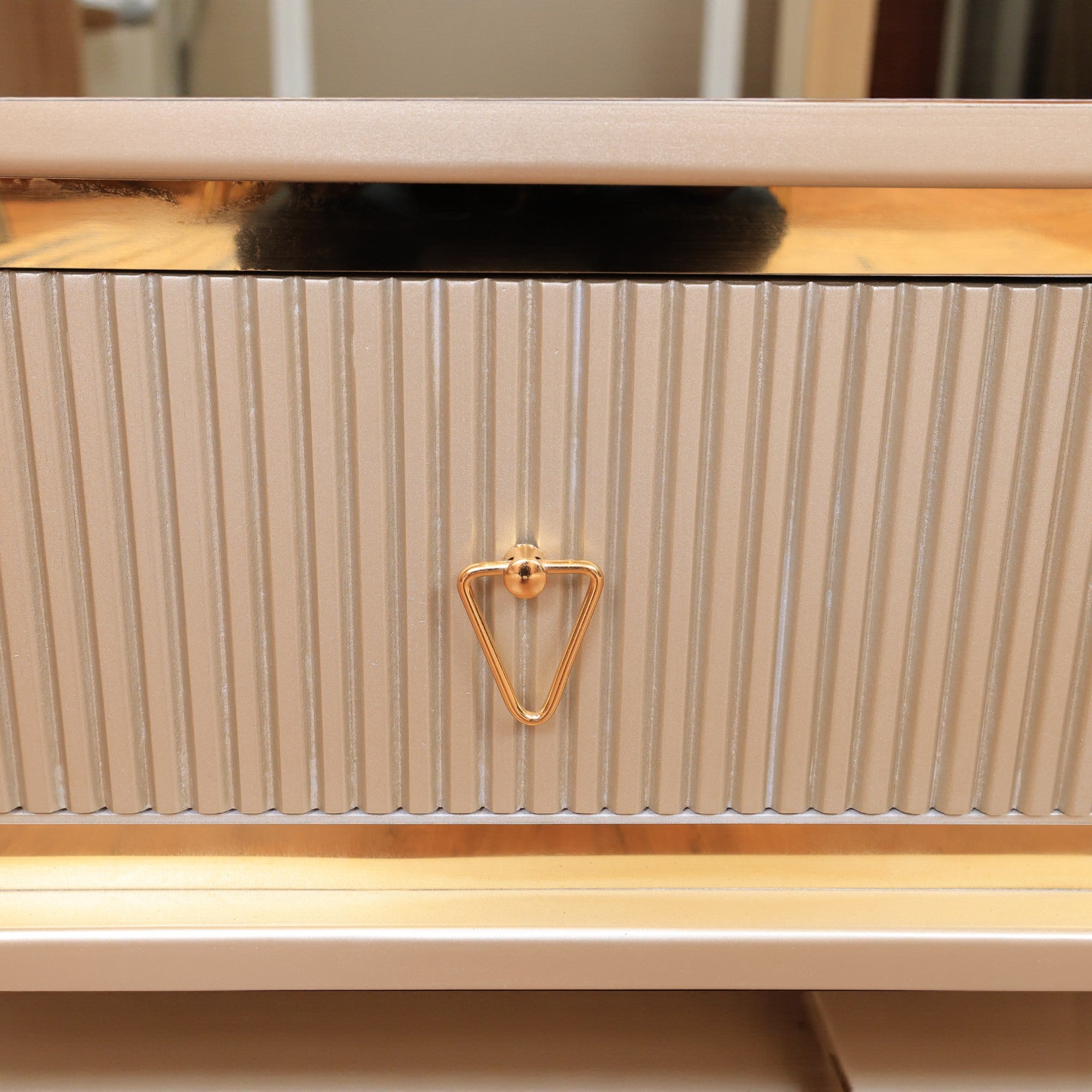 ترابيزة تليفزيون 148