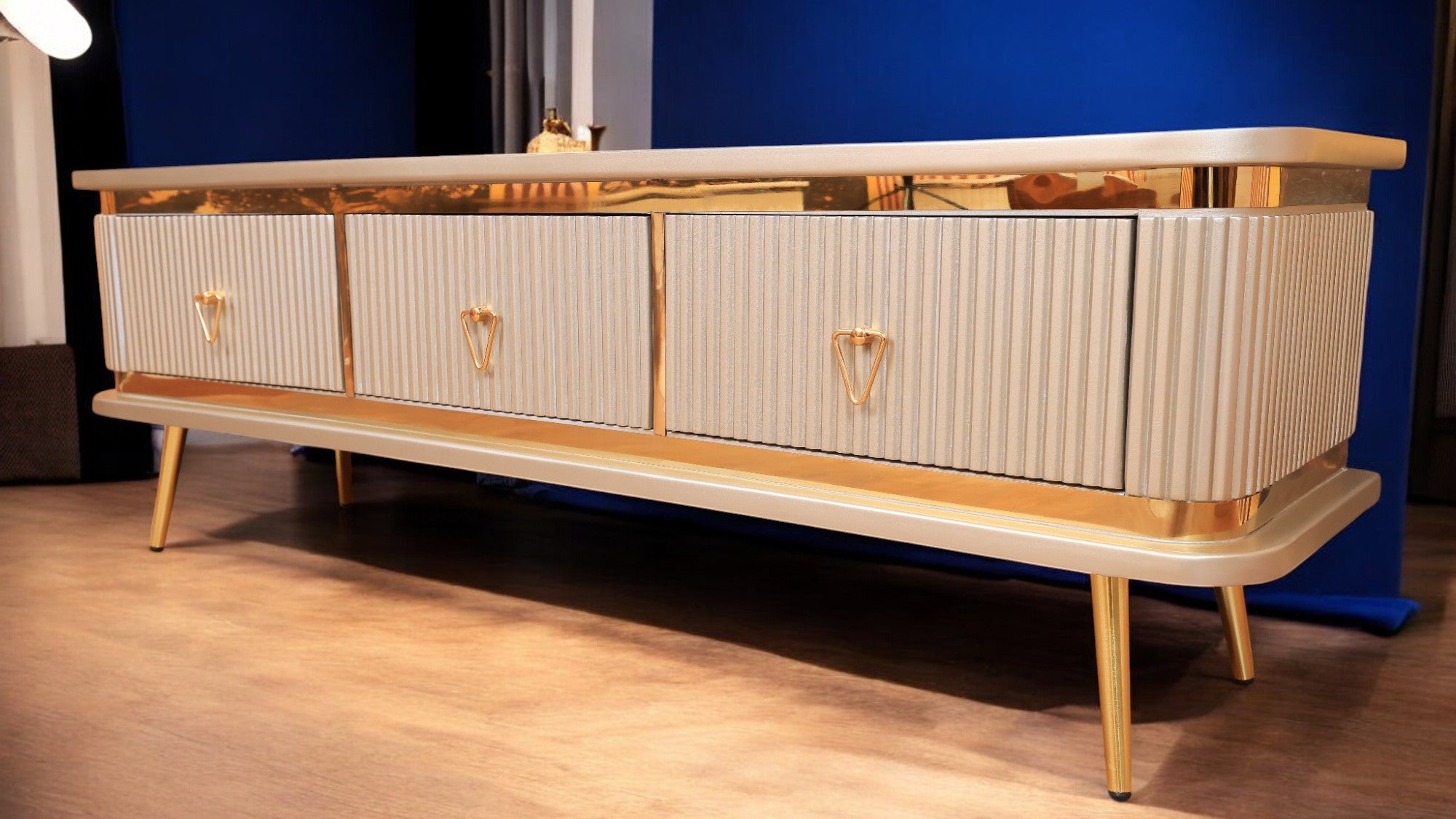 ترابيزة تليفزيون 148