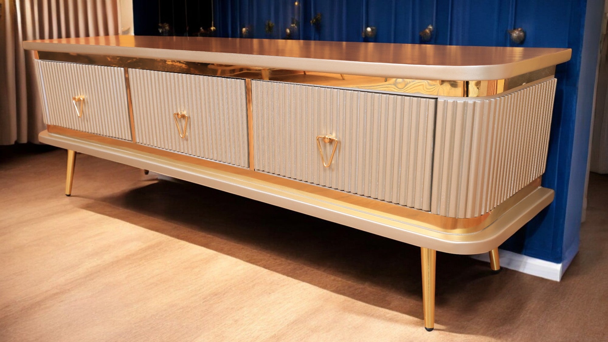 ترابيزة تليفزيون 148