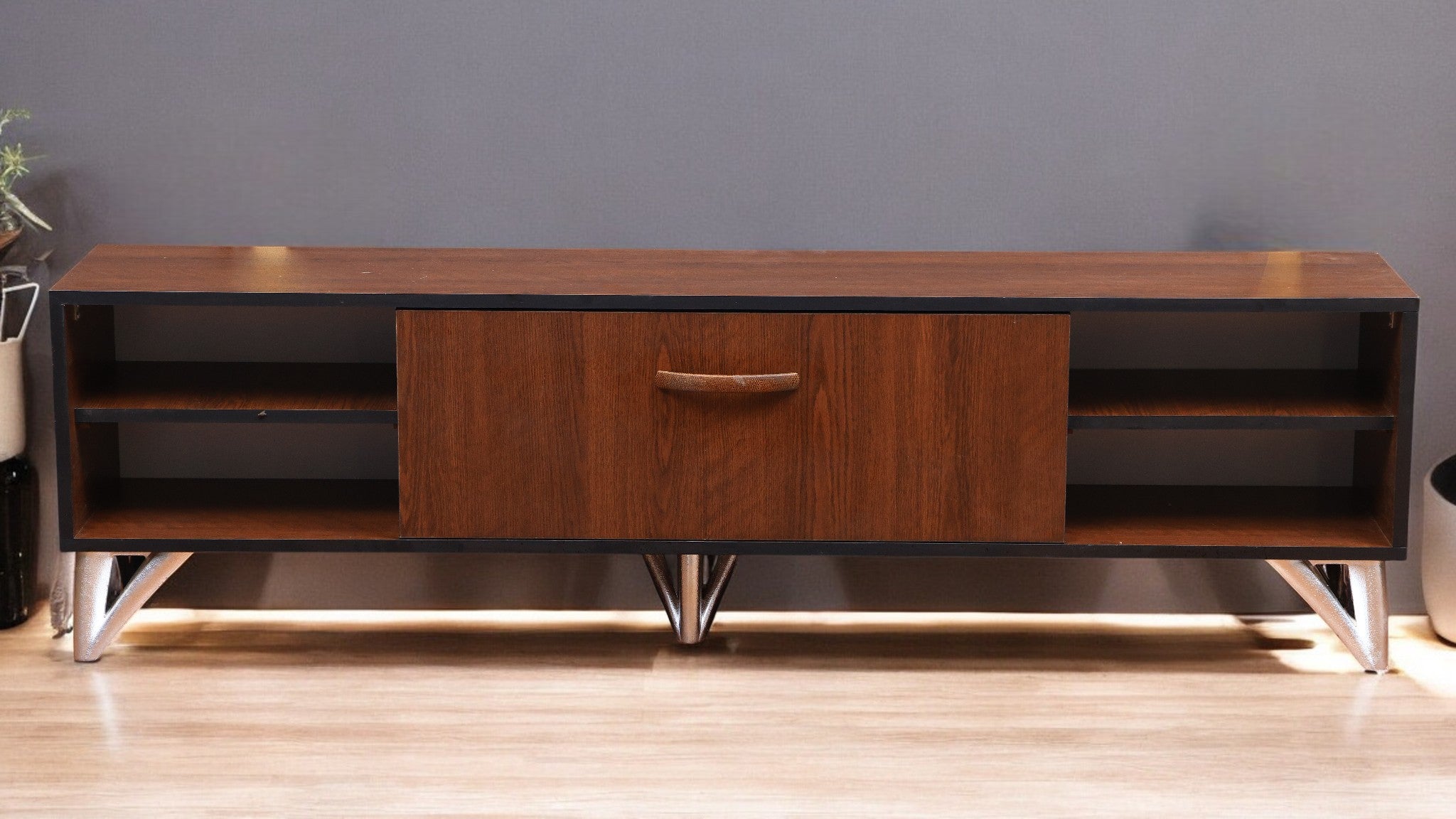 ترابيزة تليفزيون 186