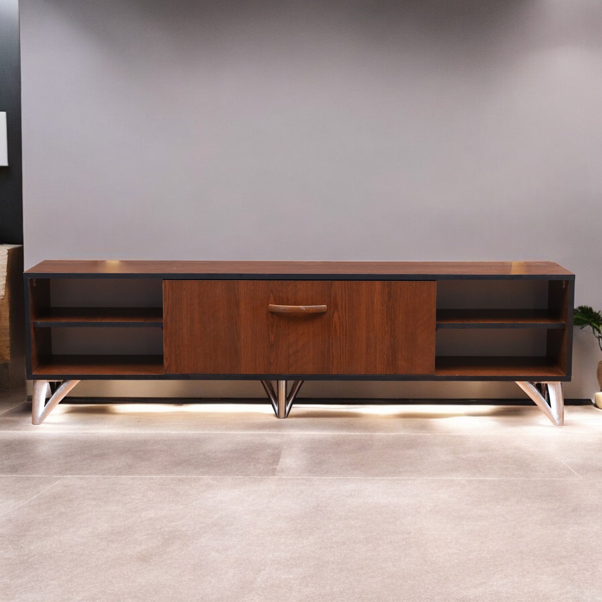 ترابيزة تليفزيون 186