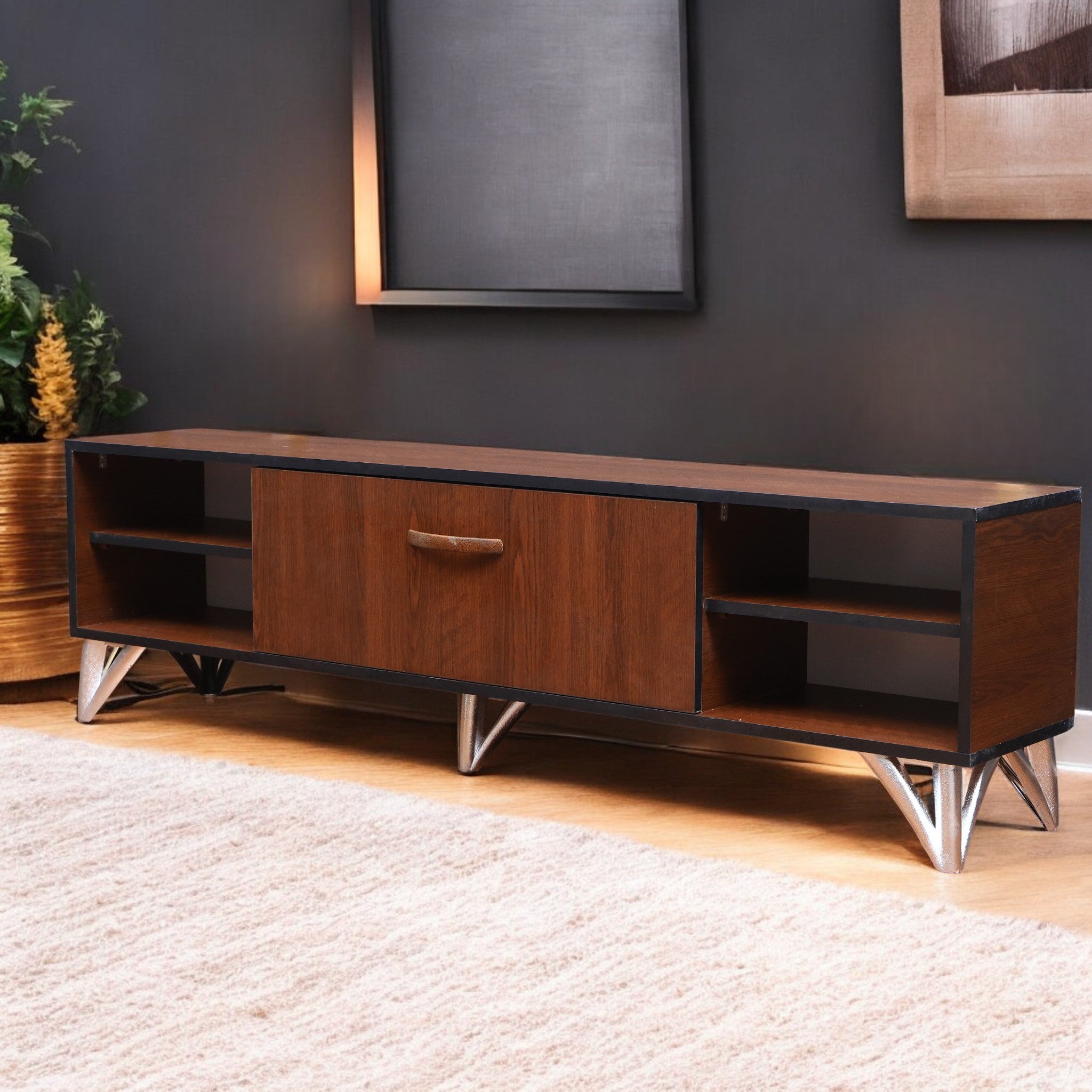 ترابيزة تليفزيون 186