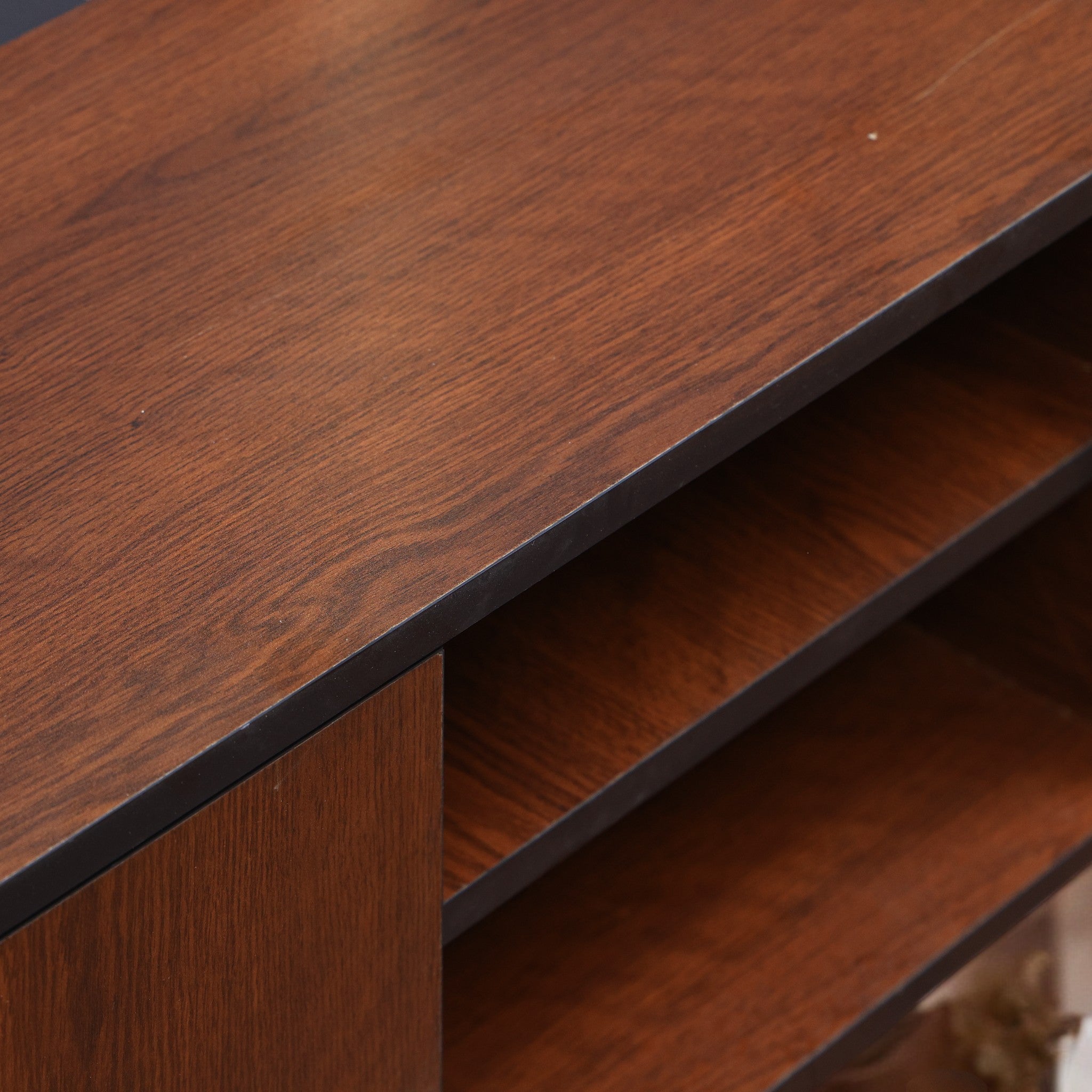 ترابيزة تليفزيون 186