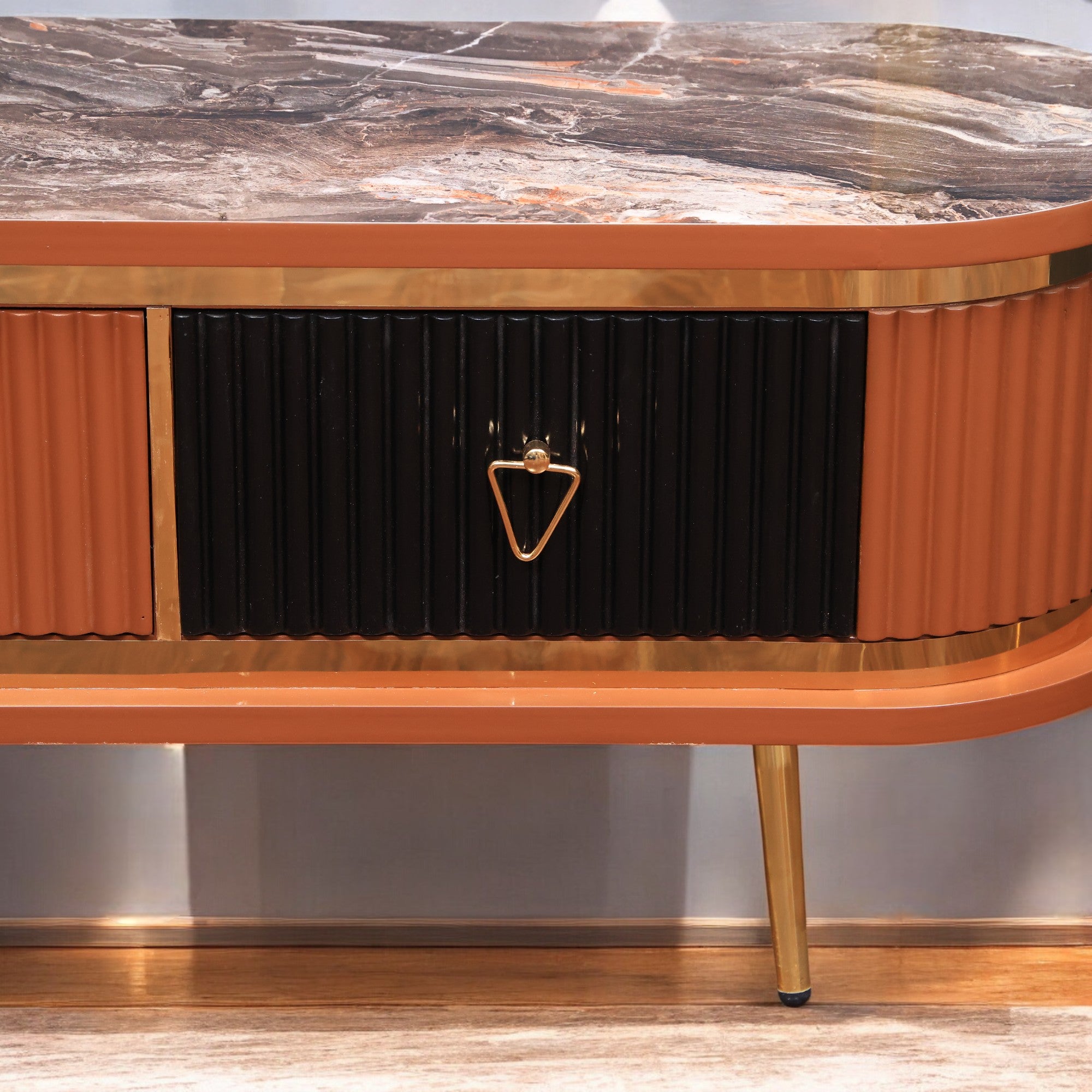 ترابيزة تليفزيون 179