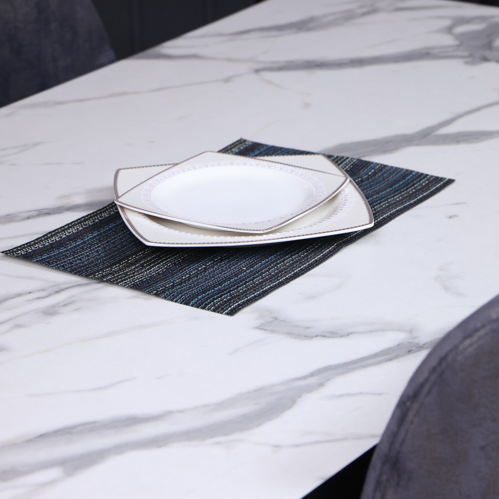 غرفة سفرة 406